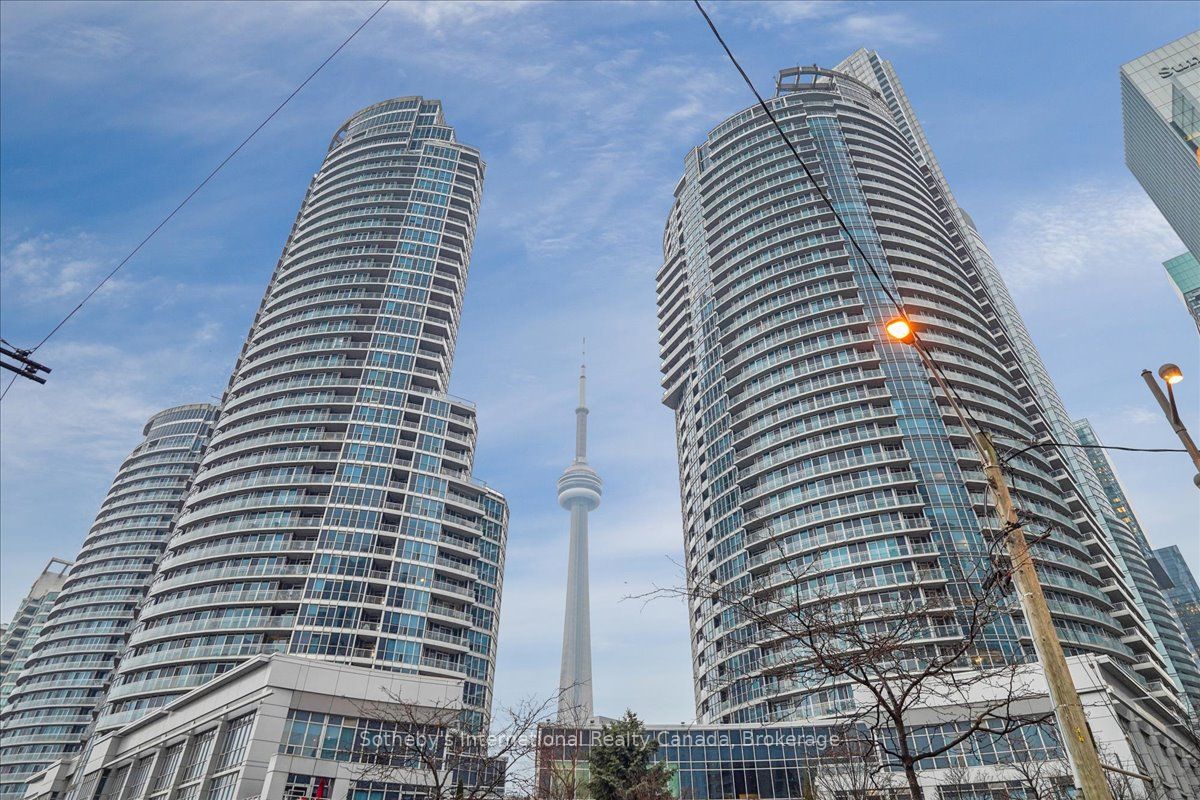 1804 - 218 Queens Quay W, Toronto, Ontario Sold History | HouseSigma