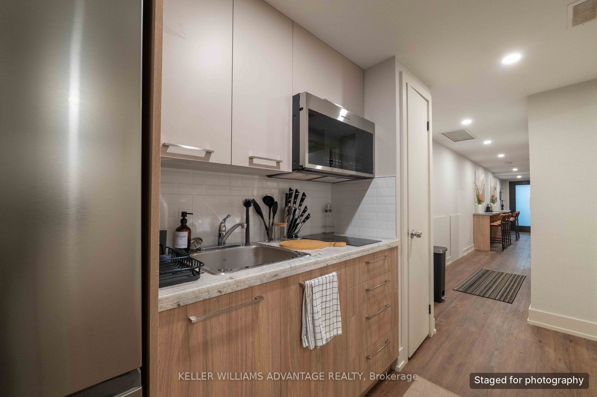 Unit B - 23 Ross Street, Toronto 4