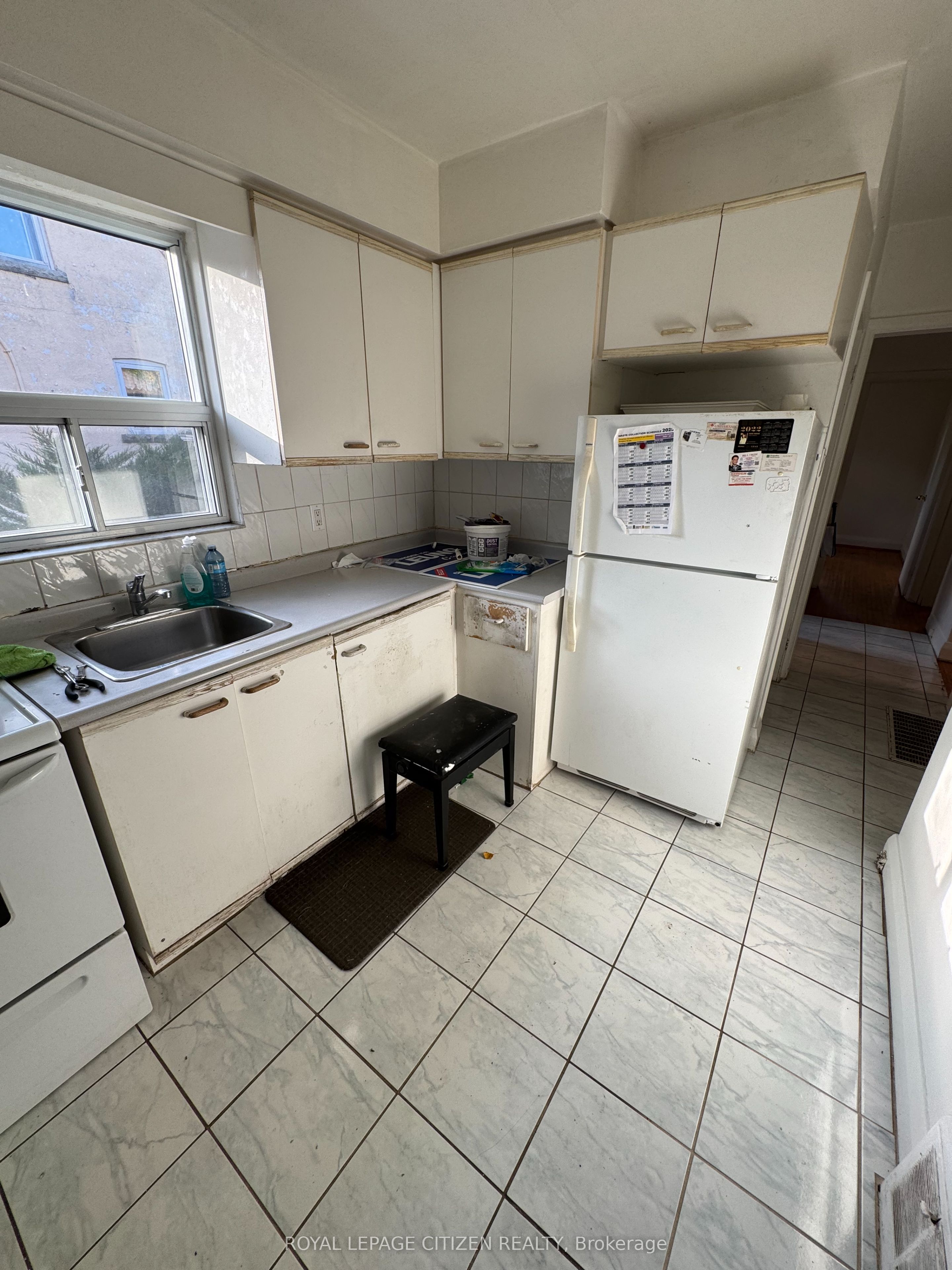 32 Newton Drive, North York 3