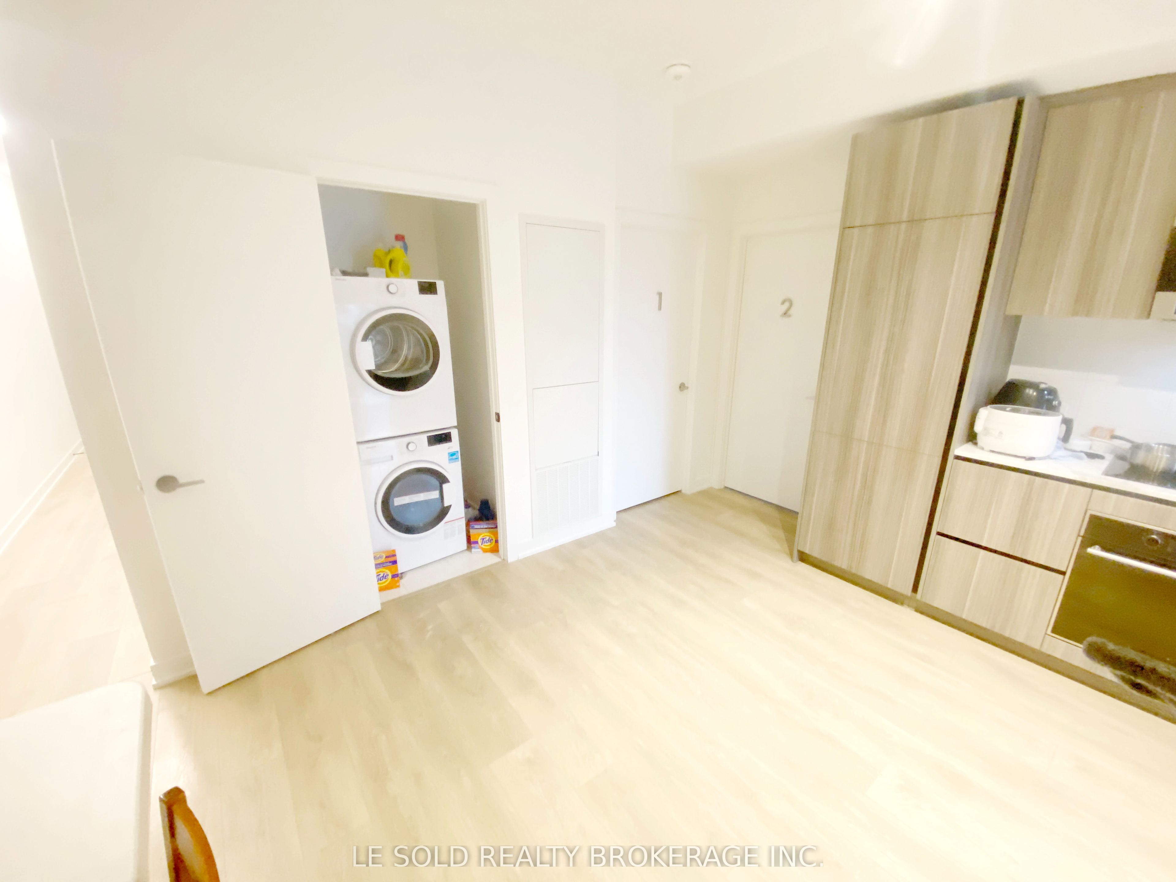 Unit 711 Master Bedroom - 127 Broadway Avenue, Toronto 3