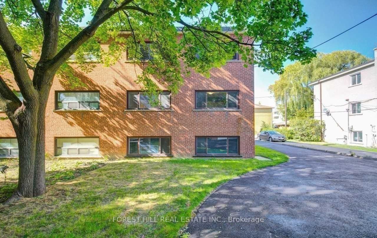 Unit Lower - 19 Charlemagne Drive, North York 3