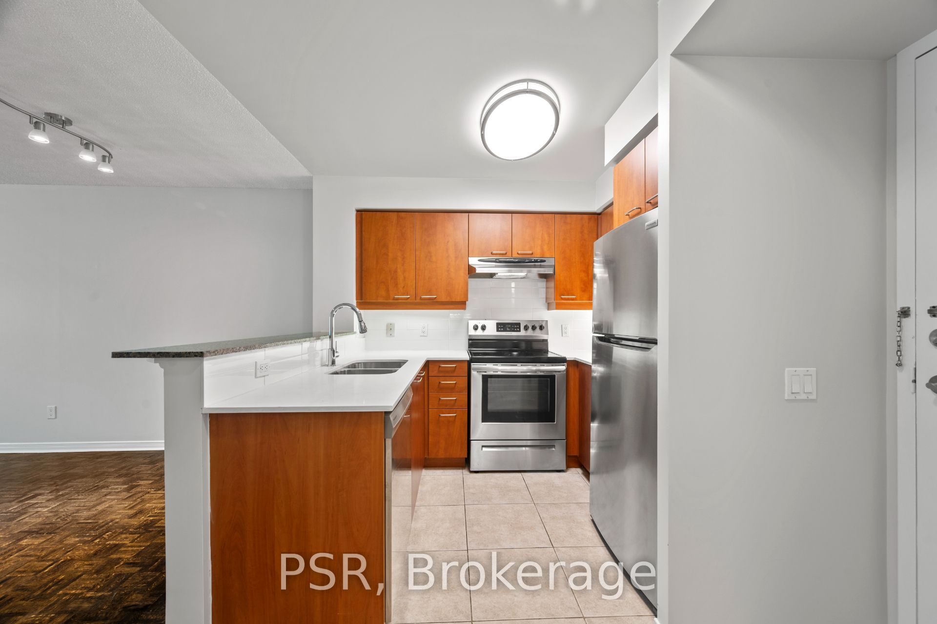 Unit 104 - 515 Rosewell Avenue, Toronto 3