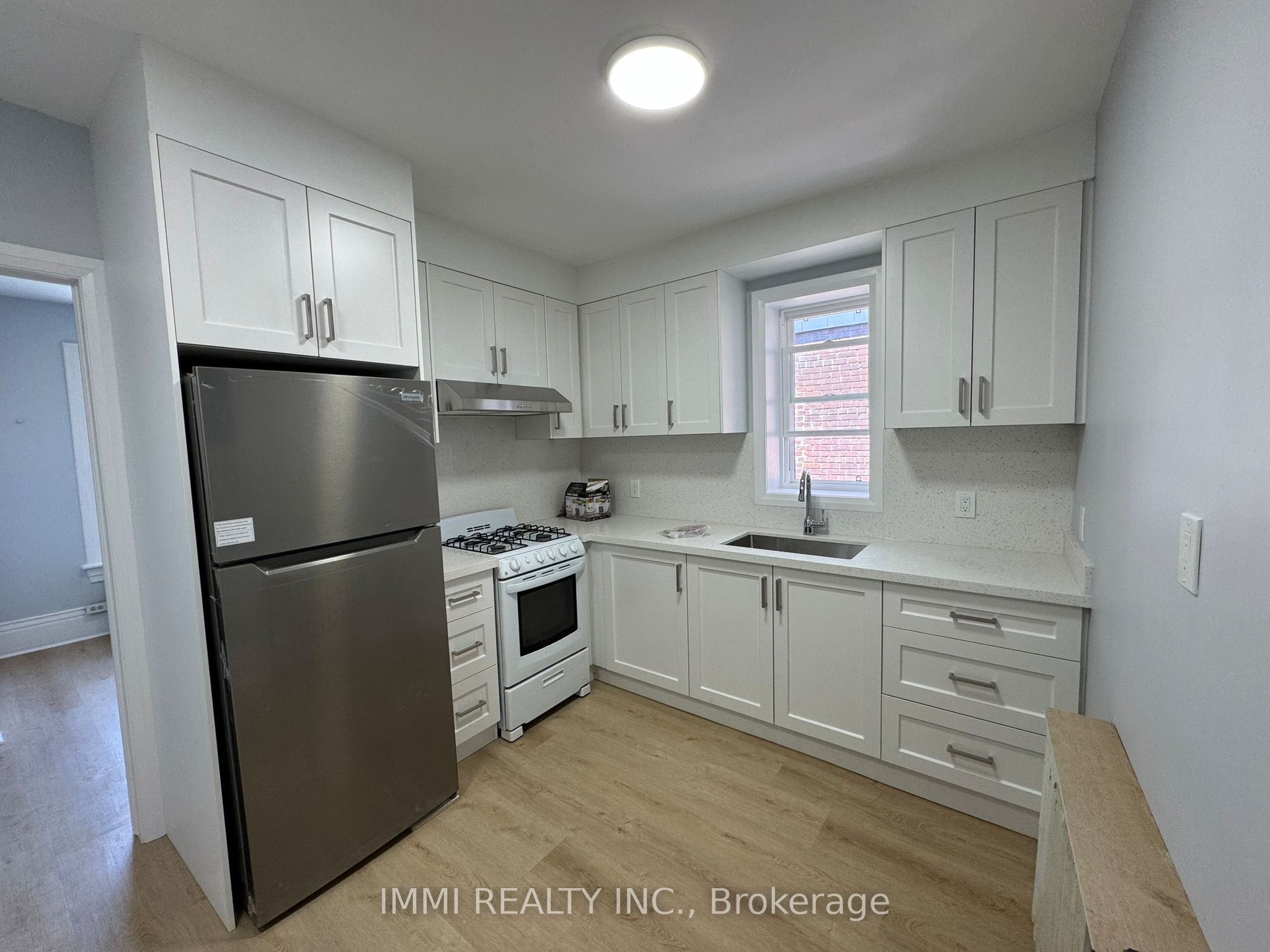 Unit 202 - 618 Bathurst Street, Toronto 2