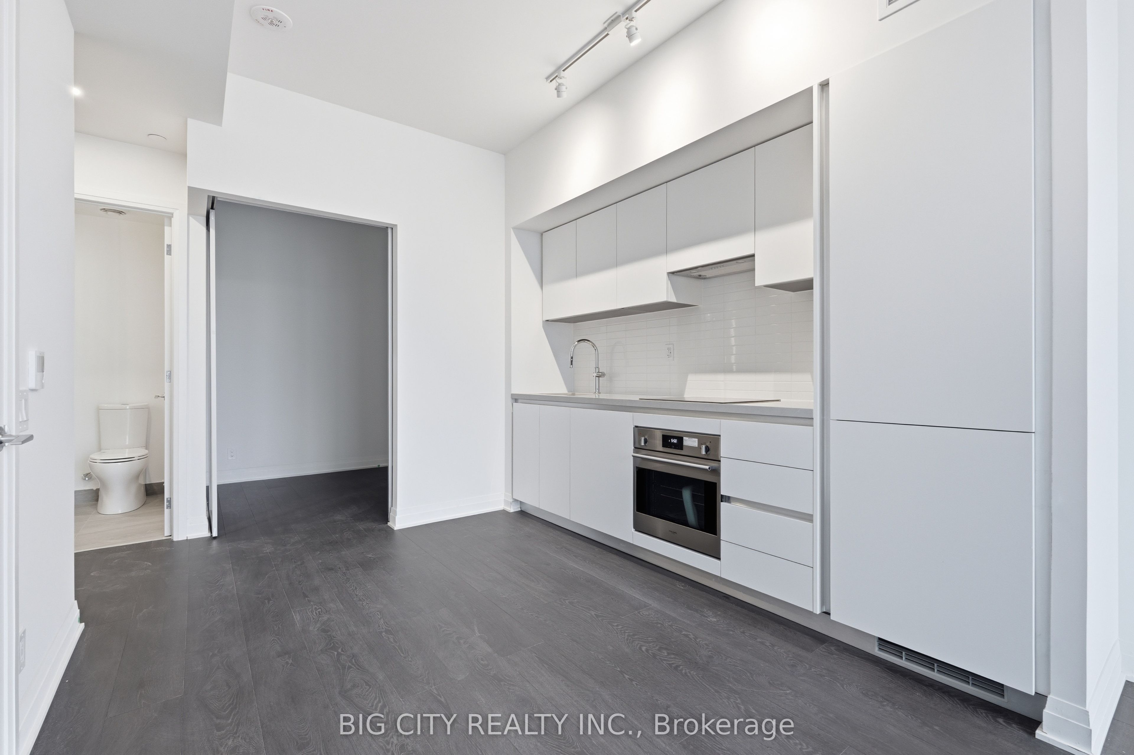 Unit 1001 - 25 Frederick Todd Way, Toronto 5