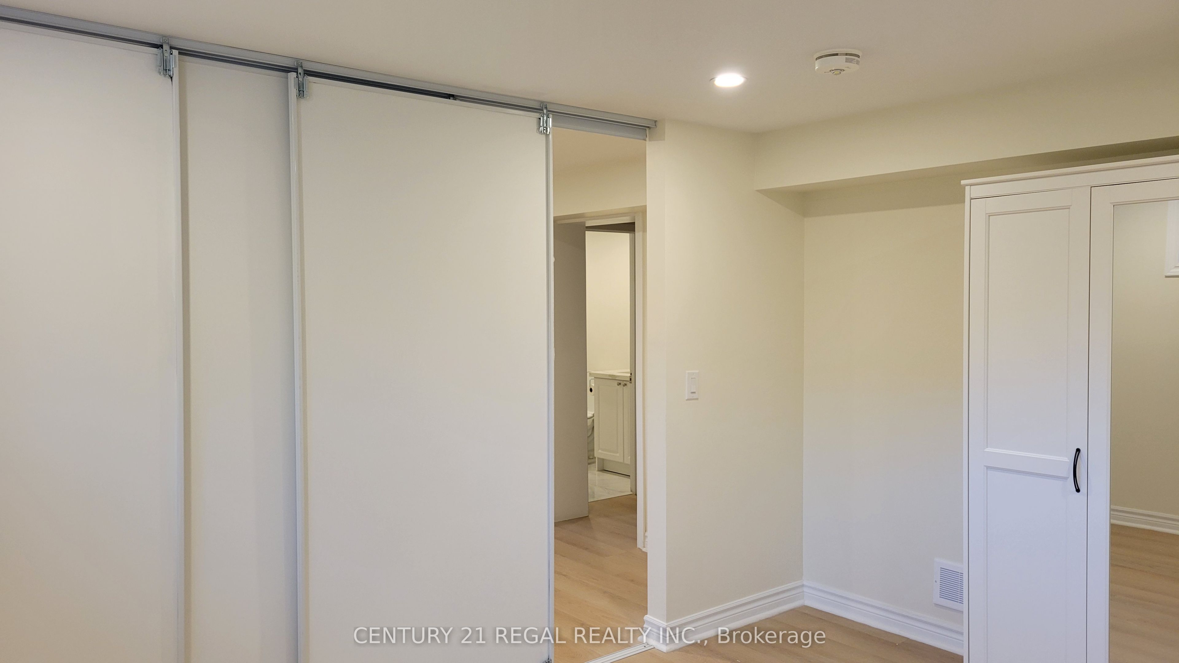 Unit Basement Unit 3 - 34 Pleasant View Drive, North York 4