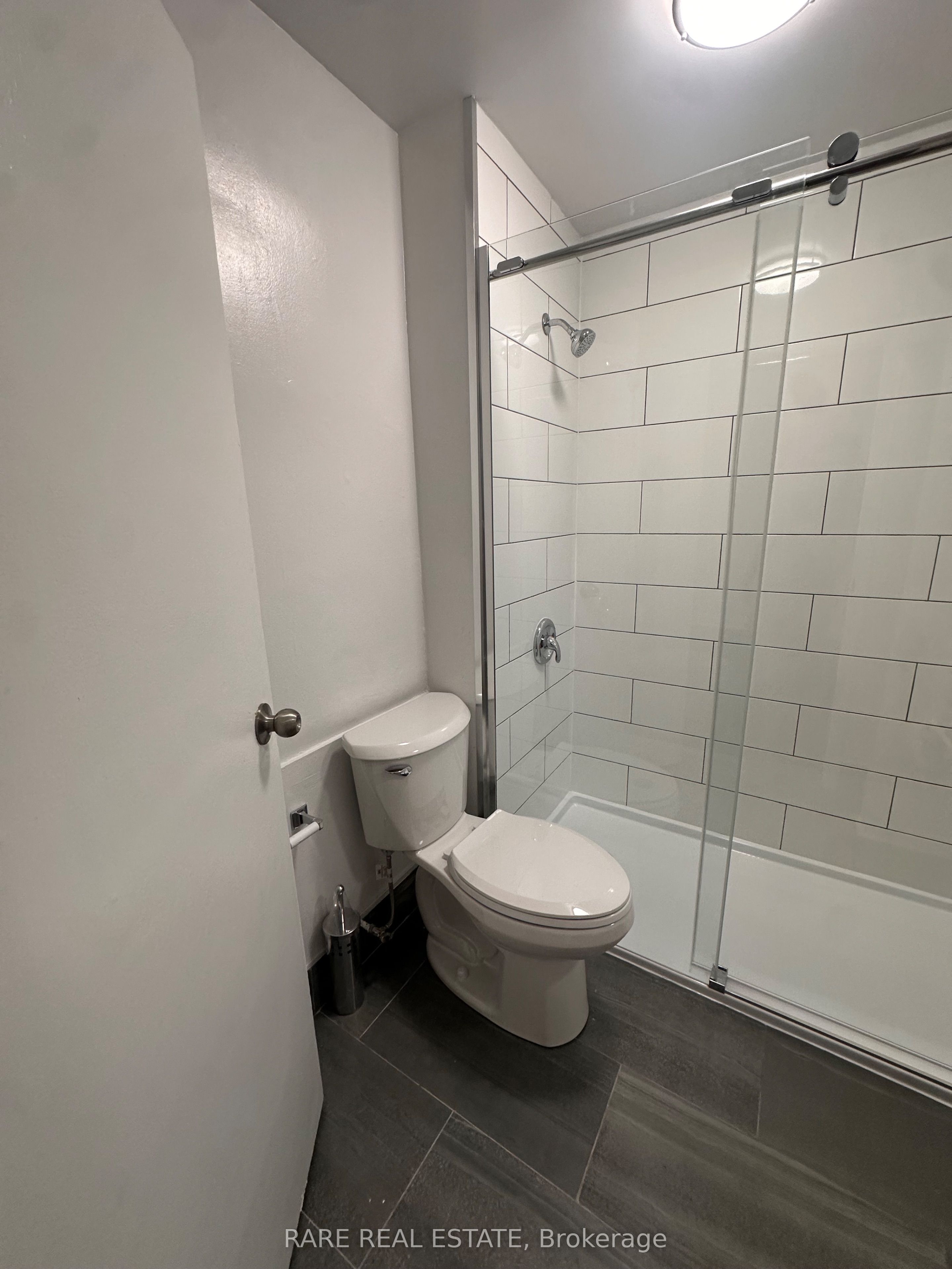 Unit 8 - 130 Macpherson Avenue, Toronto 3