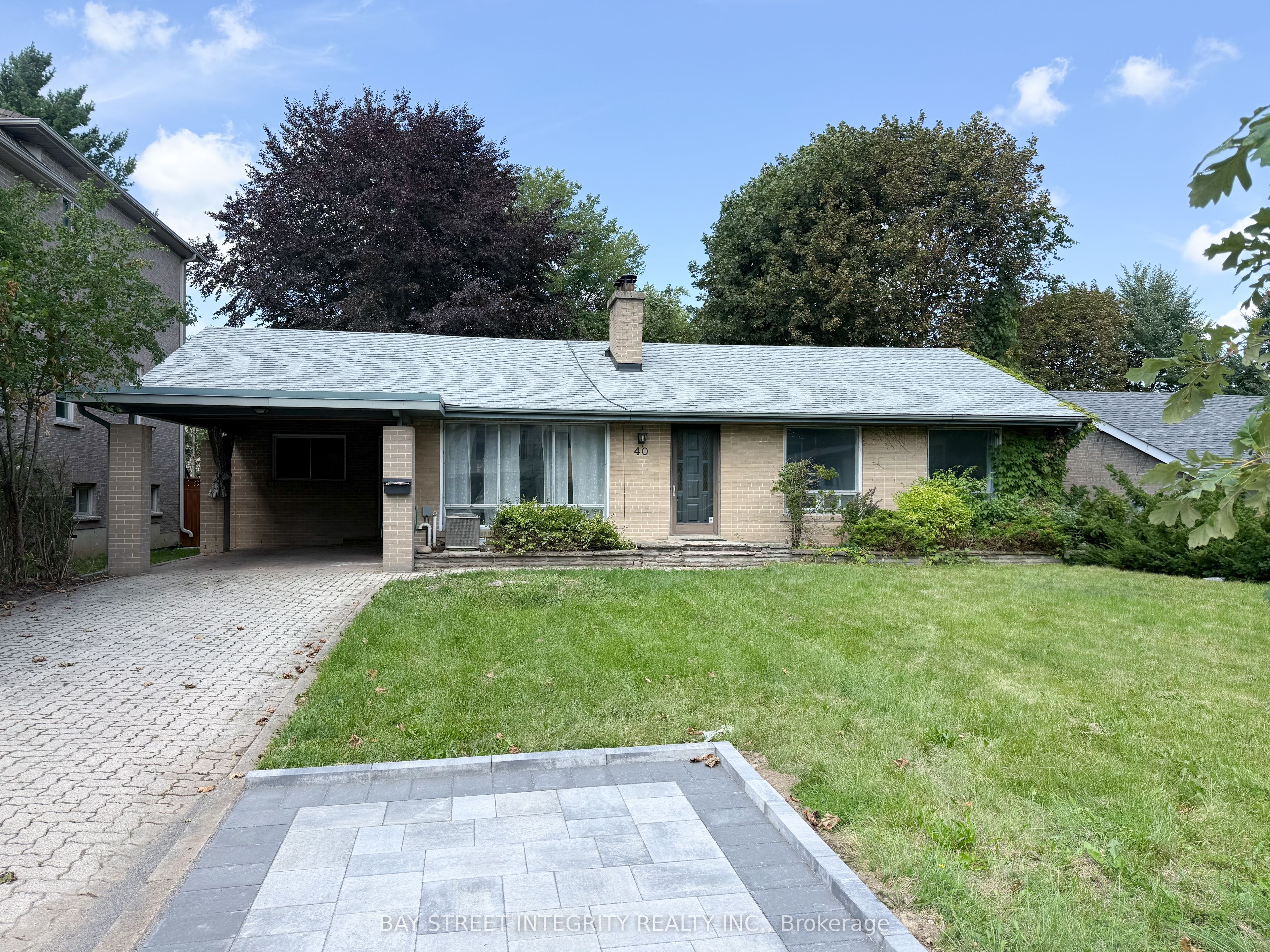 Unit Lower - 40 Rippleton Road, North York 3