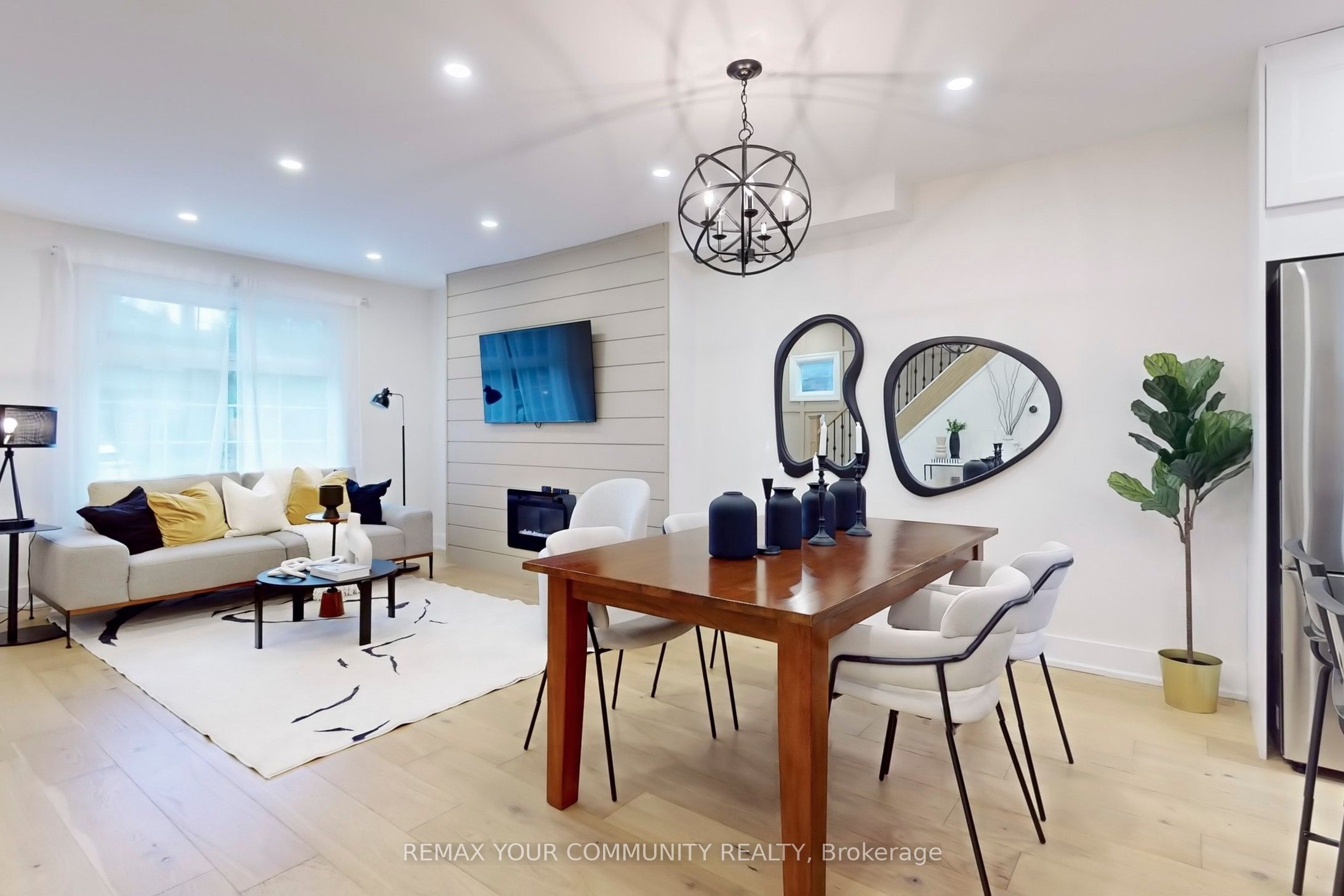 196 Lawrence Avenue W, Toronto 5