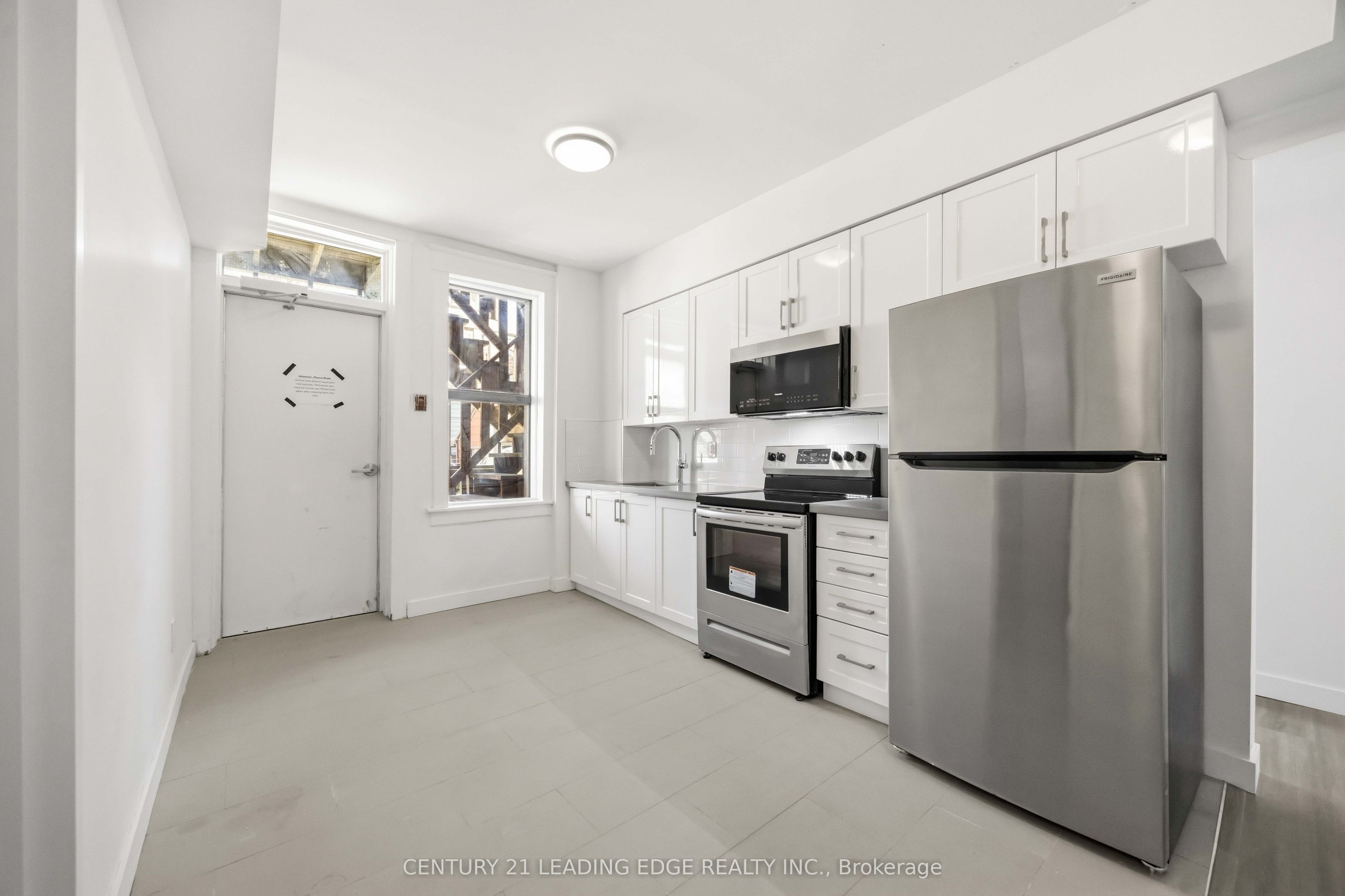 Unit 3 - 1 A Leonard Avenue, Toronto 4