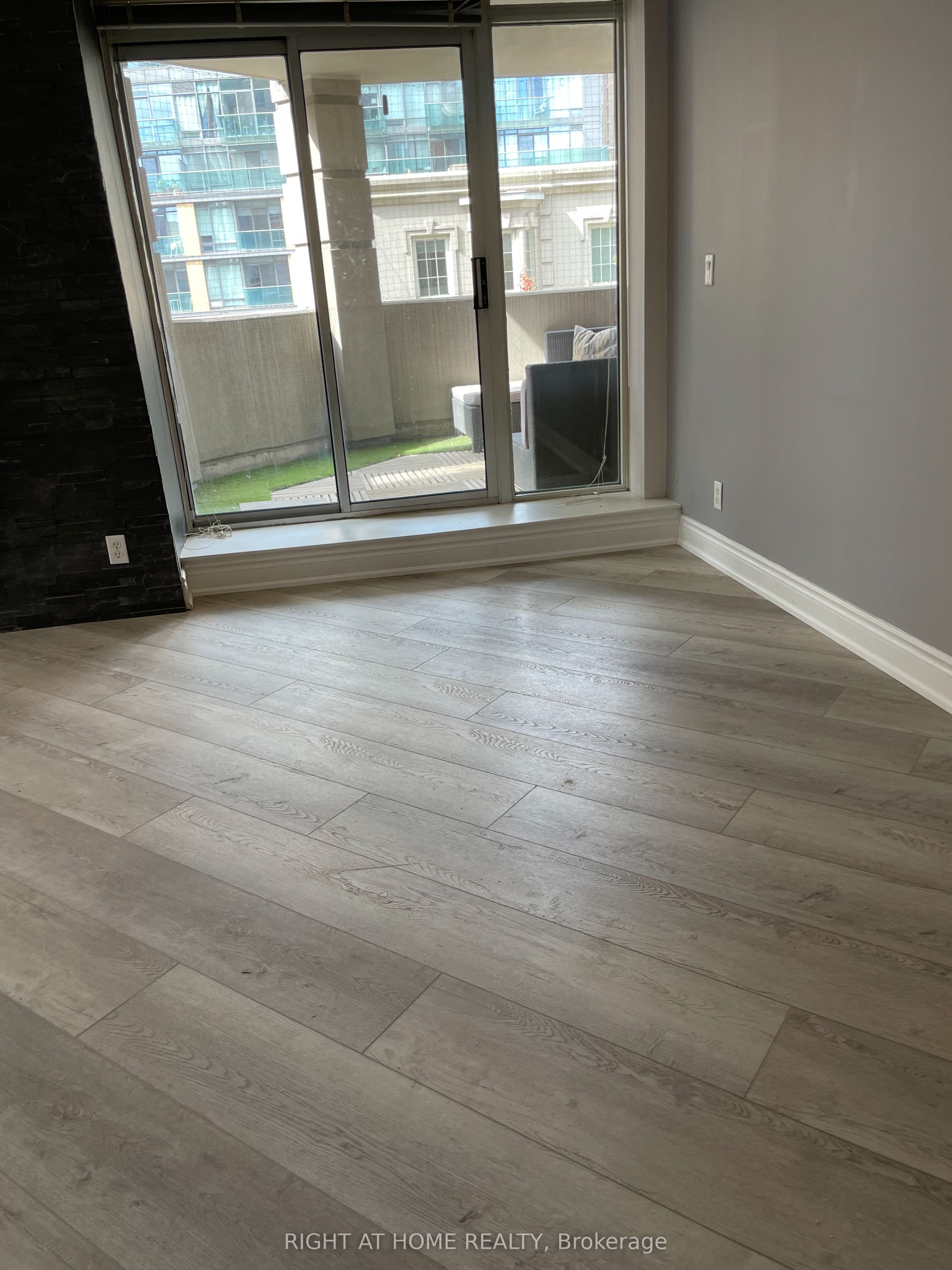 Unit 407 - 20 Collier Street, Toronto 4