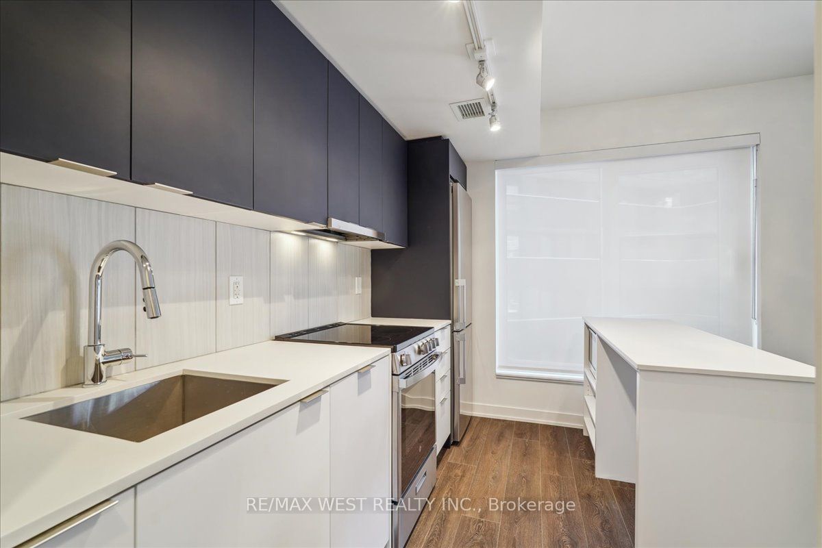 Unit 426 - 8 Tippett Road, North York 5