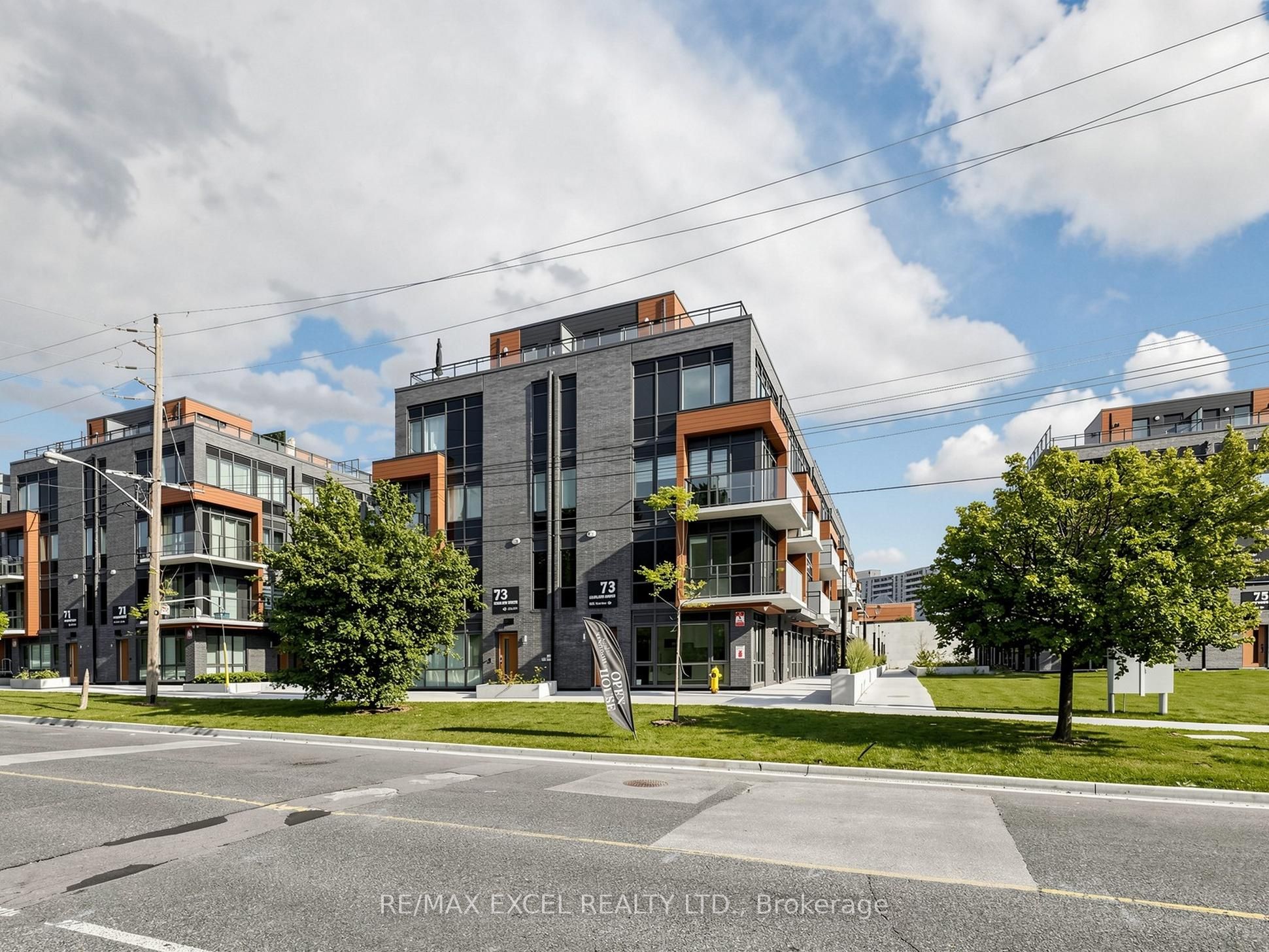 Unit 25 - 73 Curlew Drive, North York 3