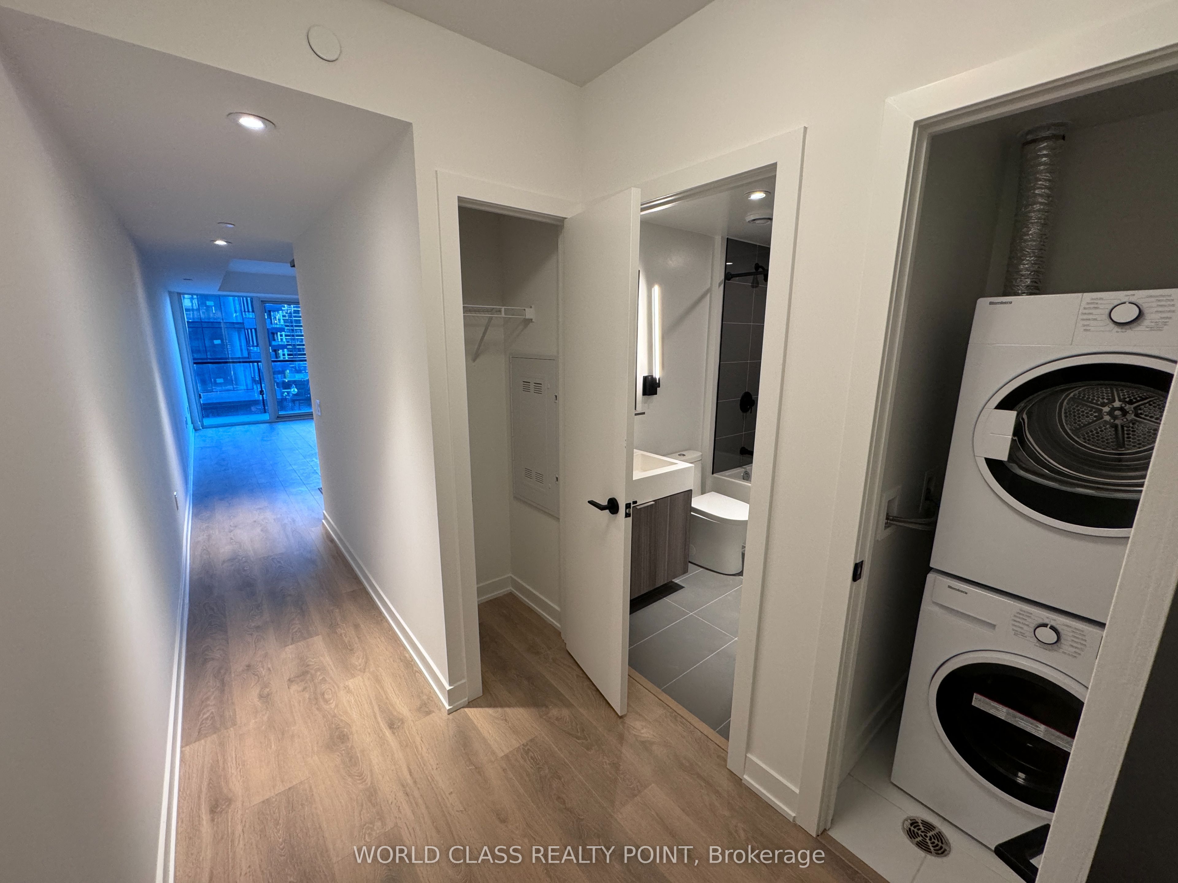 Unit 405 - 117 BROADWAY Avenue, Toronto 5