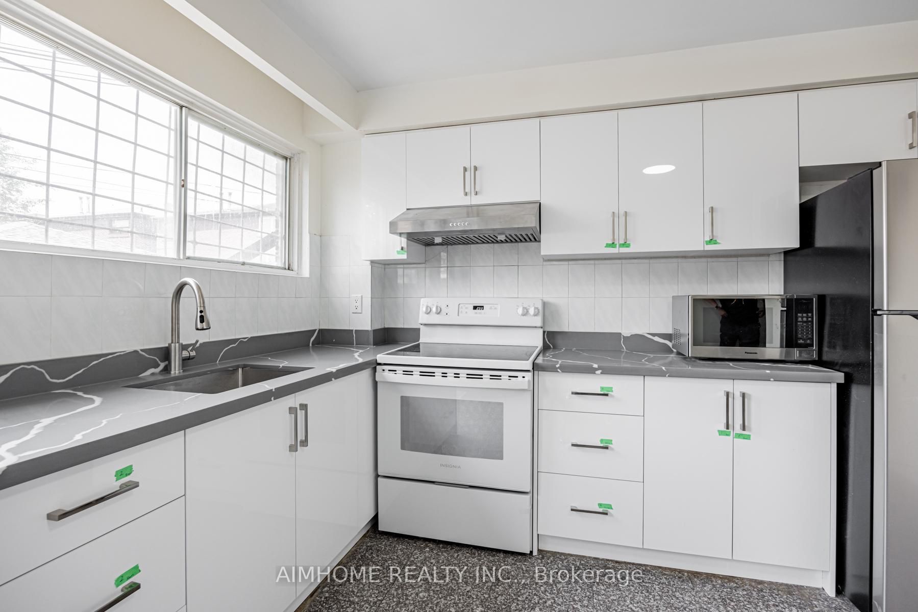 Unit 2B - 144 Wolseley Street, Toronto 2