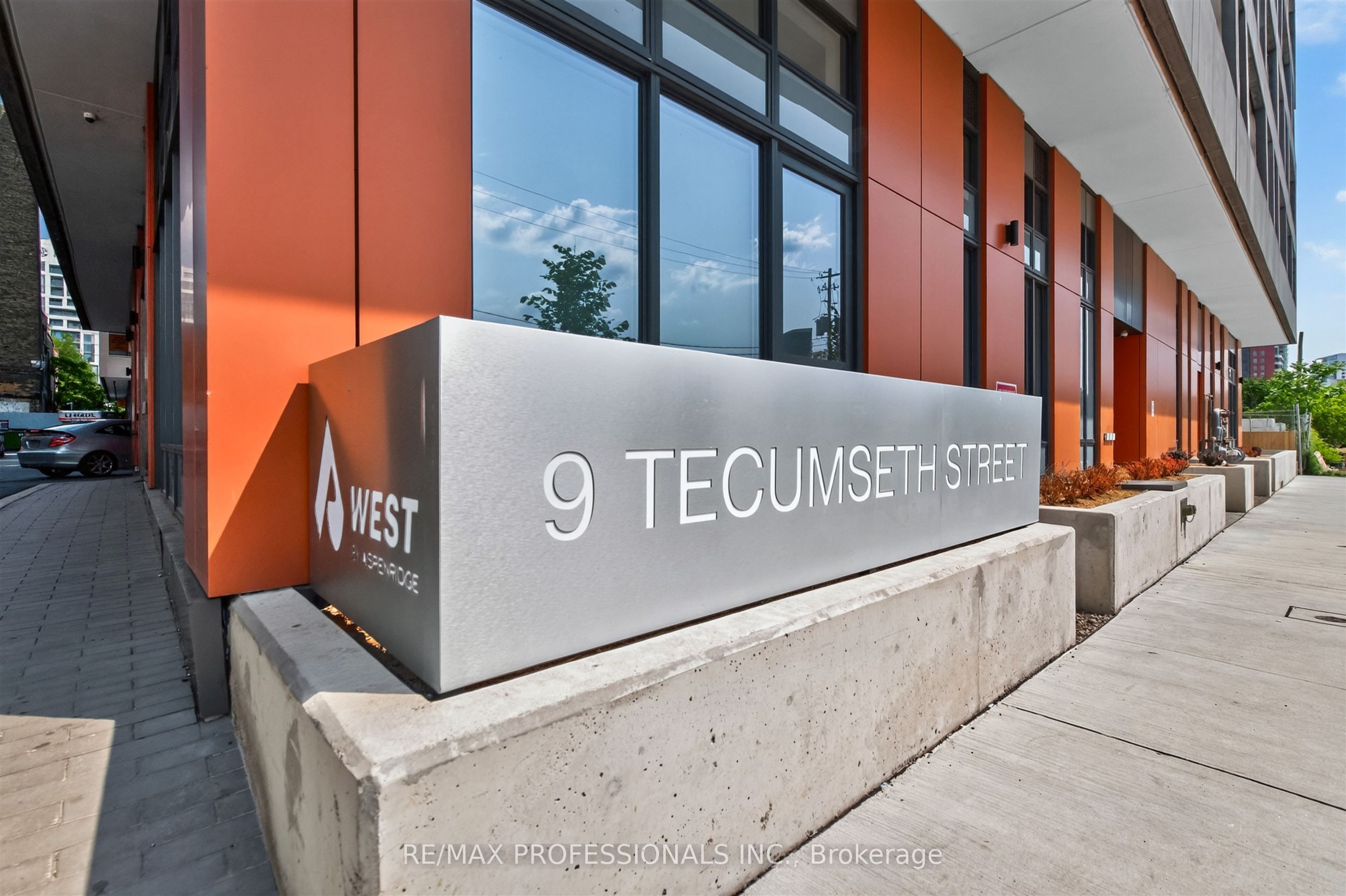 Unit 604 - 9 Tecumseth Street, Toronto 3