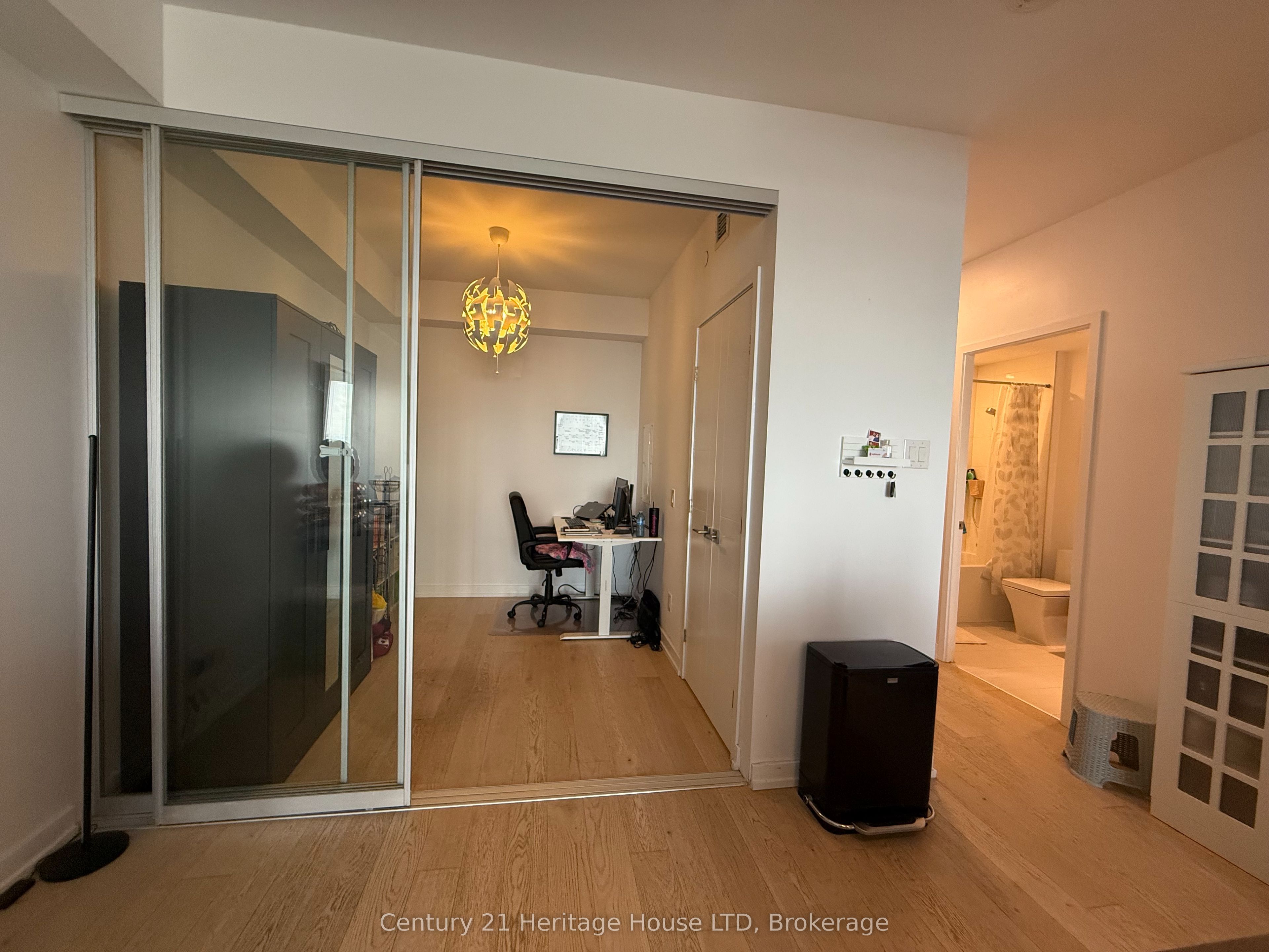 Unit 4403 - 488 University Avenue, Toronto 4