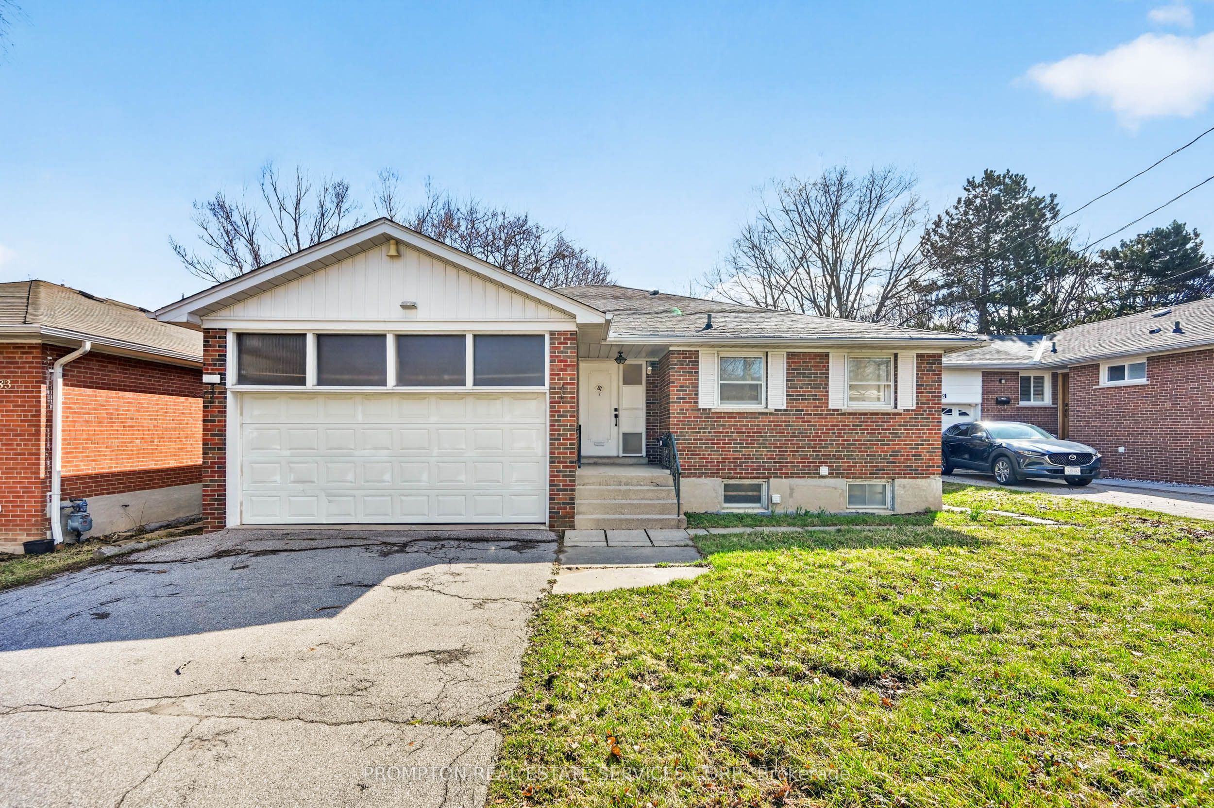81 Maxome Avenue, North York 2