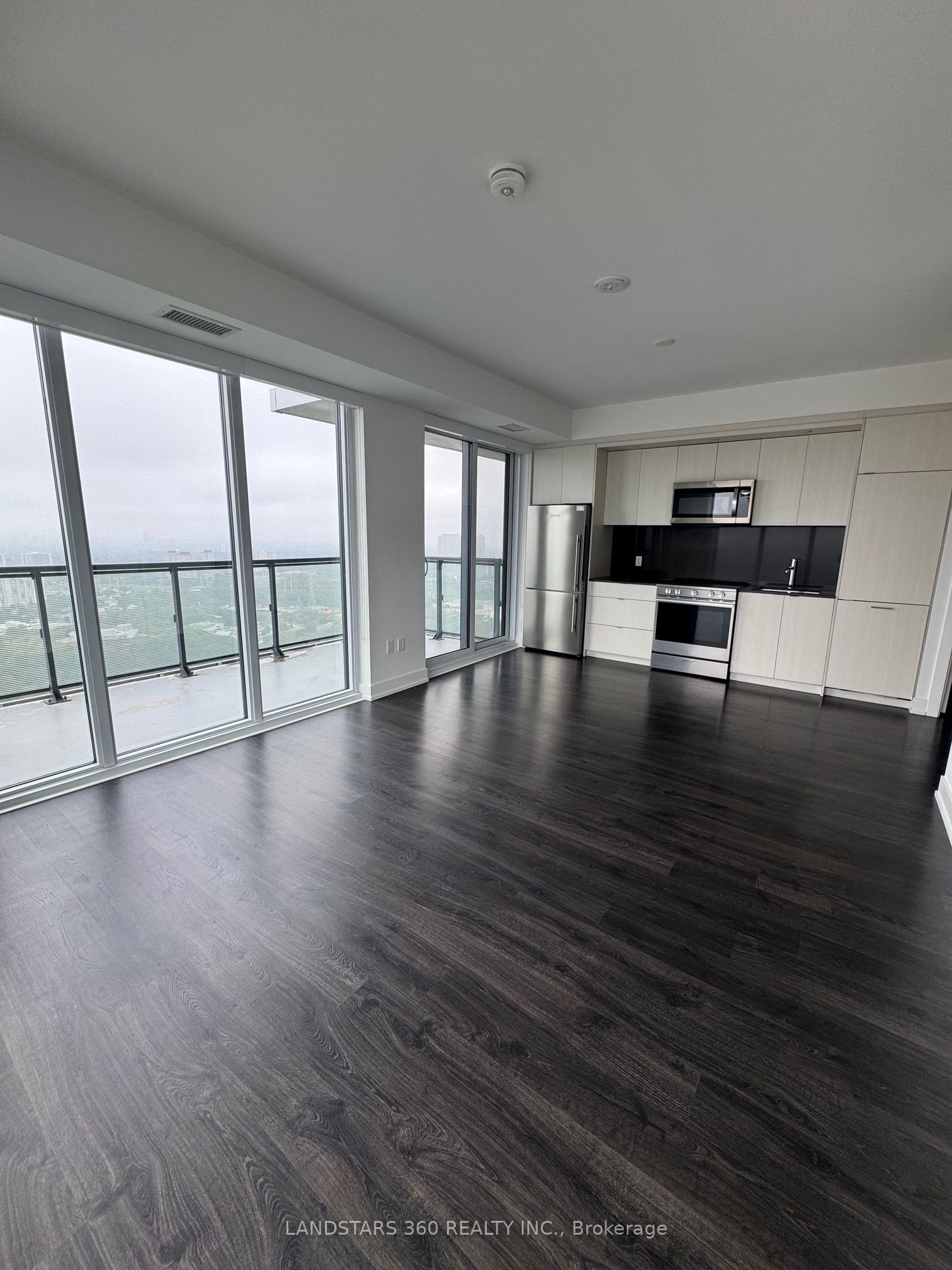 Unit 4204 - 30 Inn On The Park Drive, North York 2