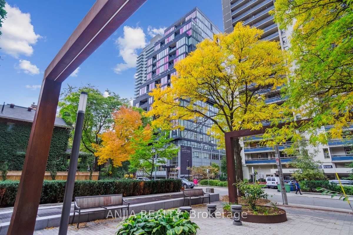 Unit 409 - 17 Dundonald Street, Toronto 3