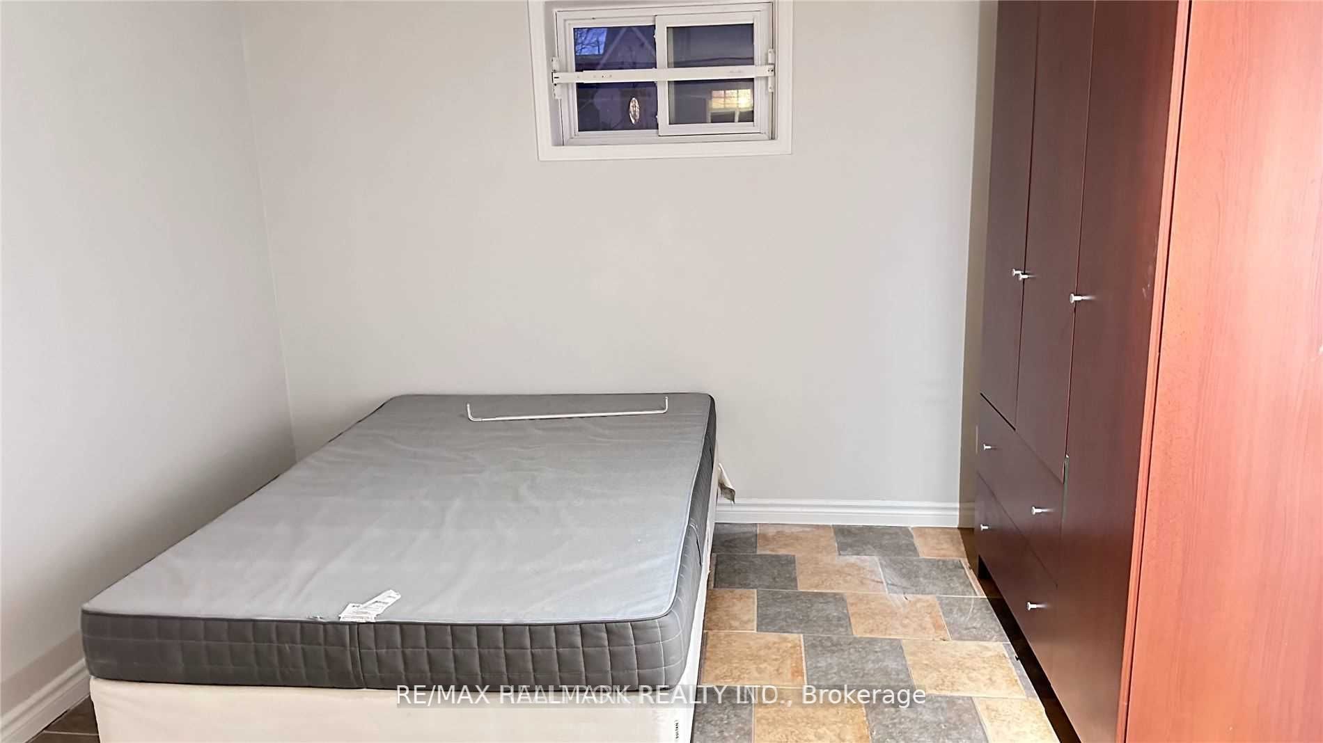 Unit Bsmt - 59 Newton Drive, North York 5