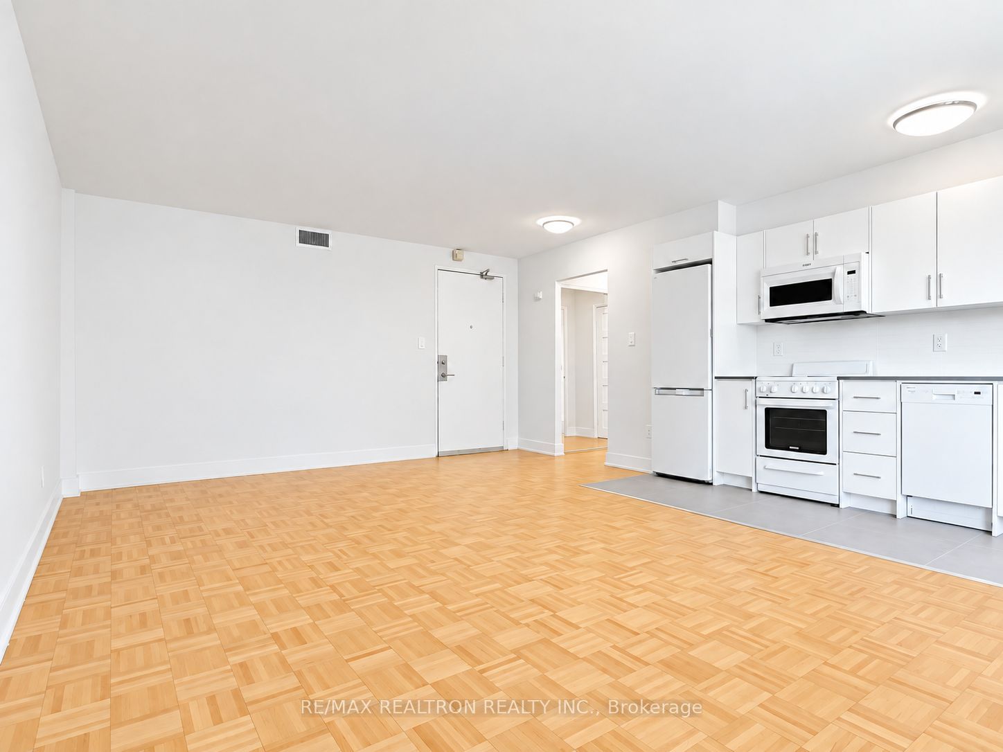 Unit 307 - 95 Lawton Boulevard, Toronto 4