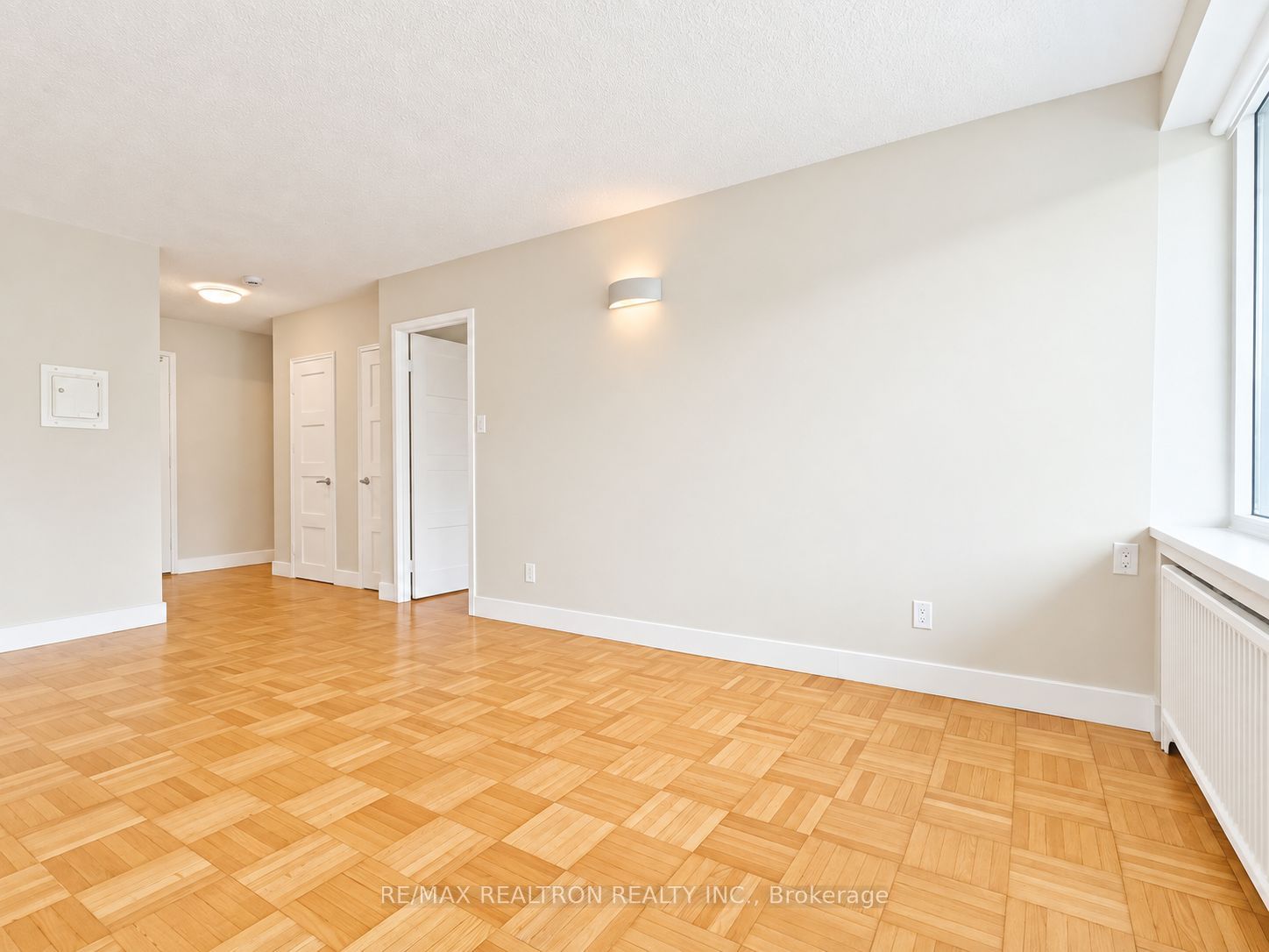 Unit 205 - 990 Avenue Road, Toronto 4