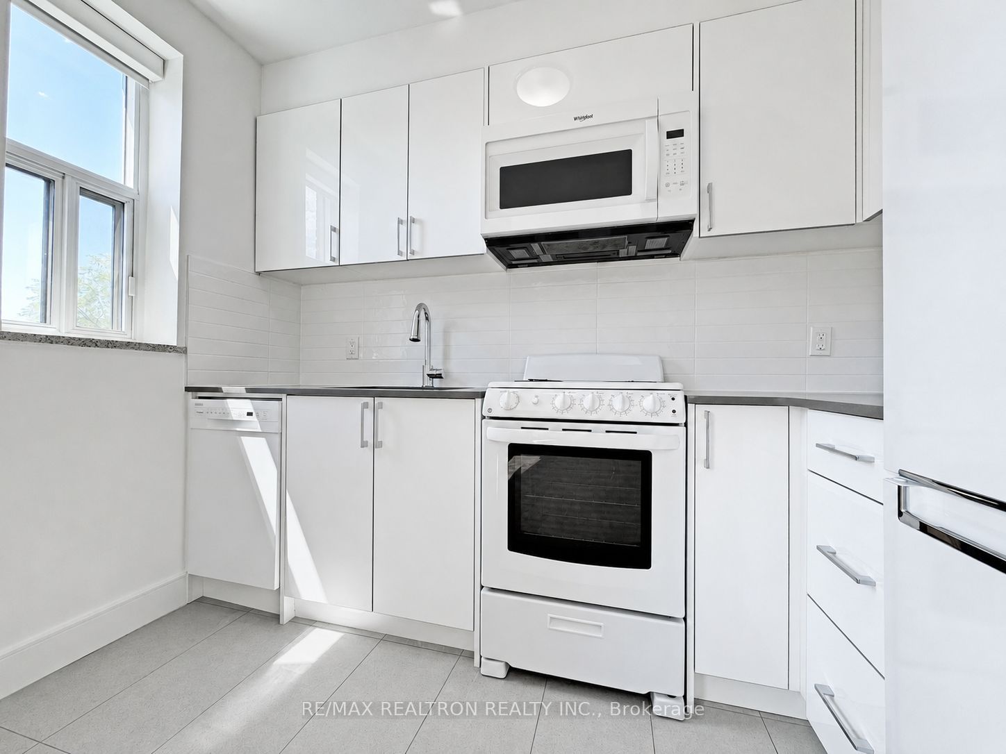 Unit 205 - 1291 Bayview Avenue, Toronto 4