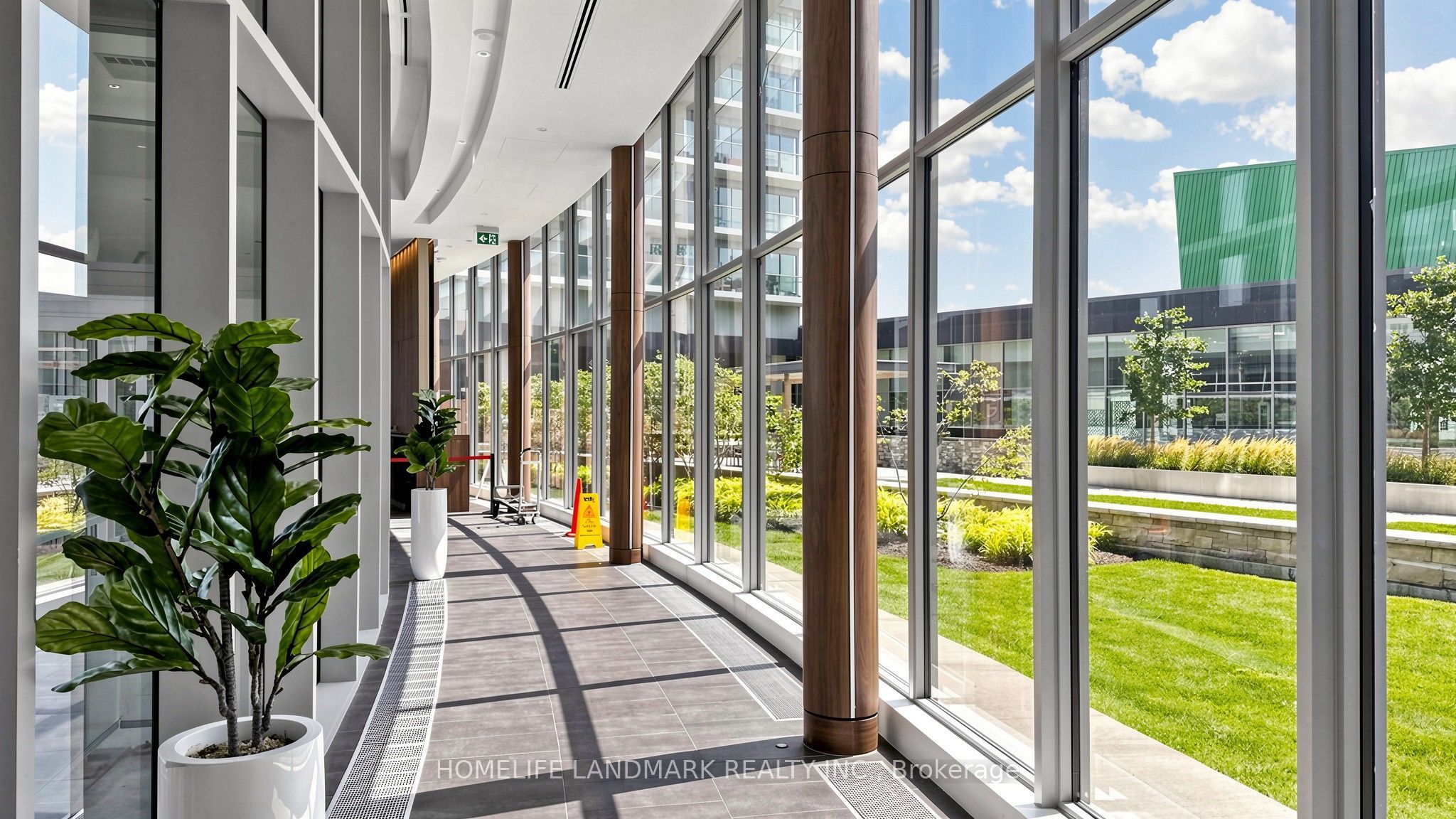 Unit Sph09 - 117 Mcmahon Drive, North York 3
