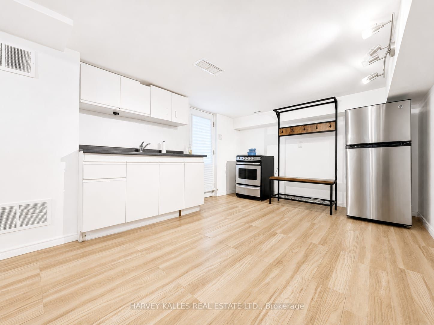 Unit Bsmnt - 327 Howland Avenue, Toronto 3