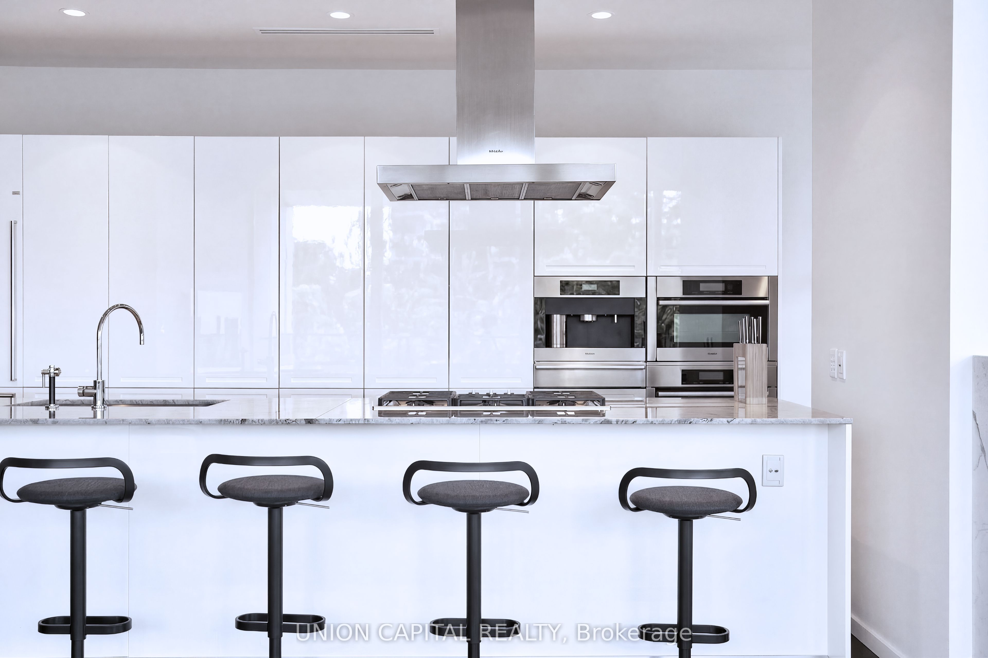 Unit 5508 - 180 University Avenue, Toronto 3