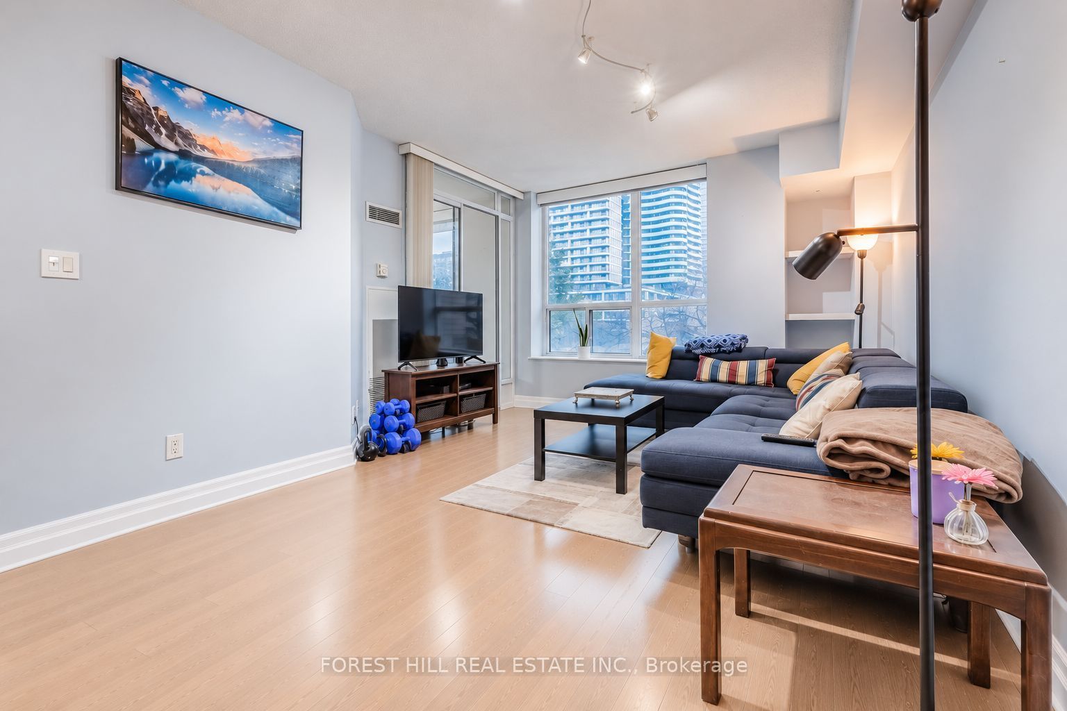 Unit 305 - 70 Alexander Street, Toronto 3