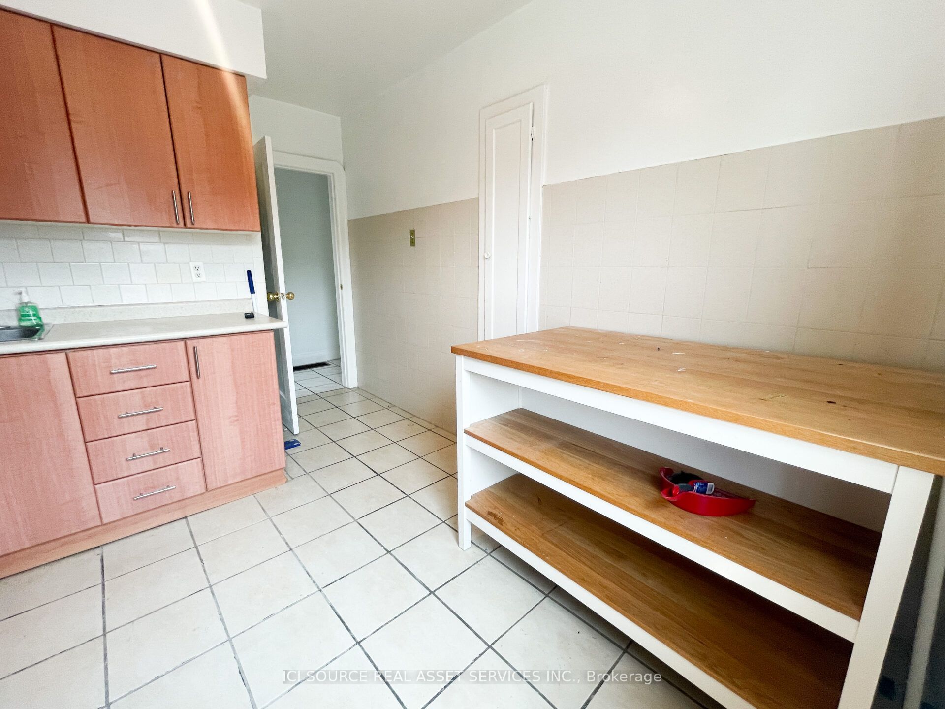 Unit 2 - 54 Markham Street, Toronto 3