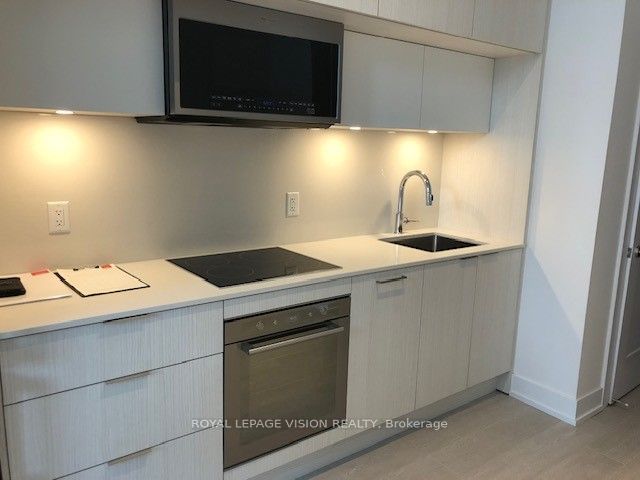Unit 602 - 25 Adra Grado Way, North York 4