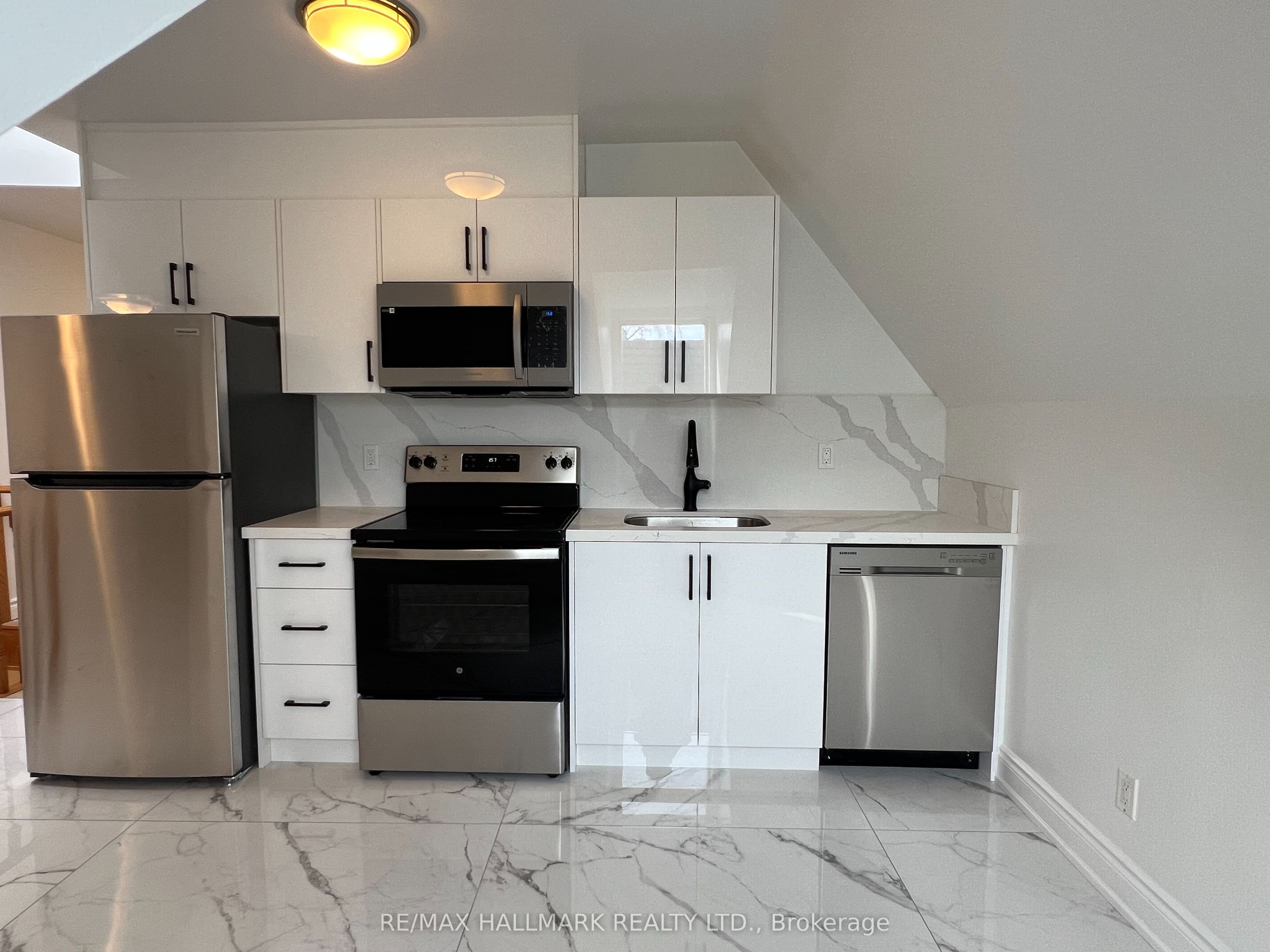 Unit 3 - 61 Cecil Street, Toronto 3