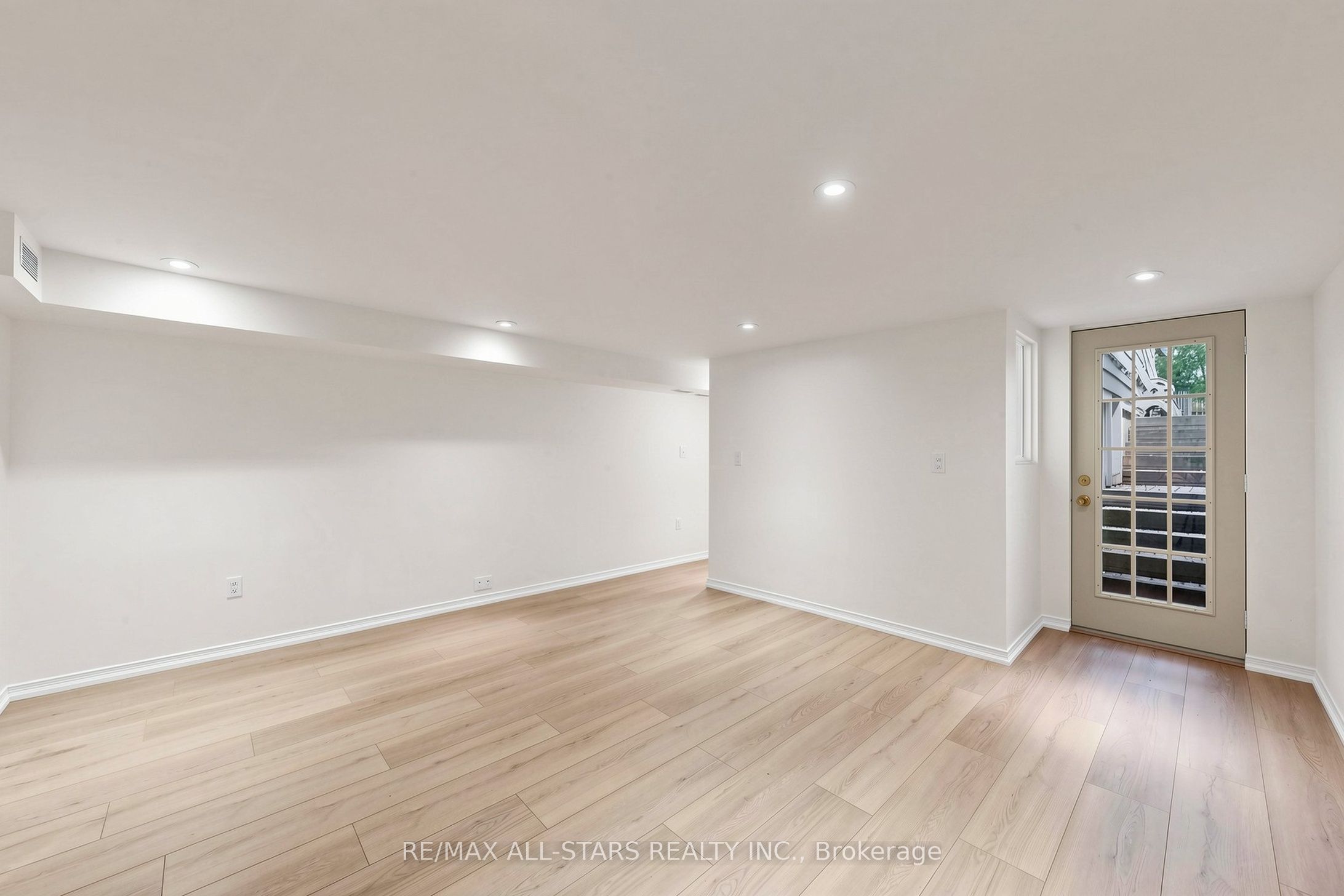 Unit Basement - 68 Macpherson Avenue, Toronto 3