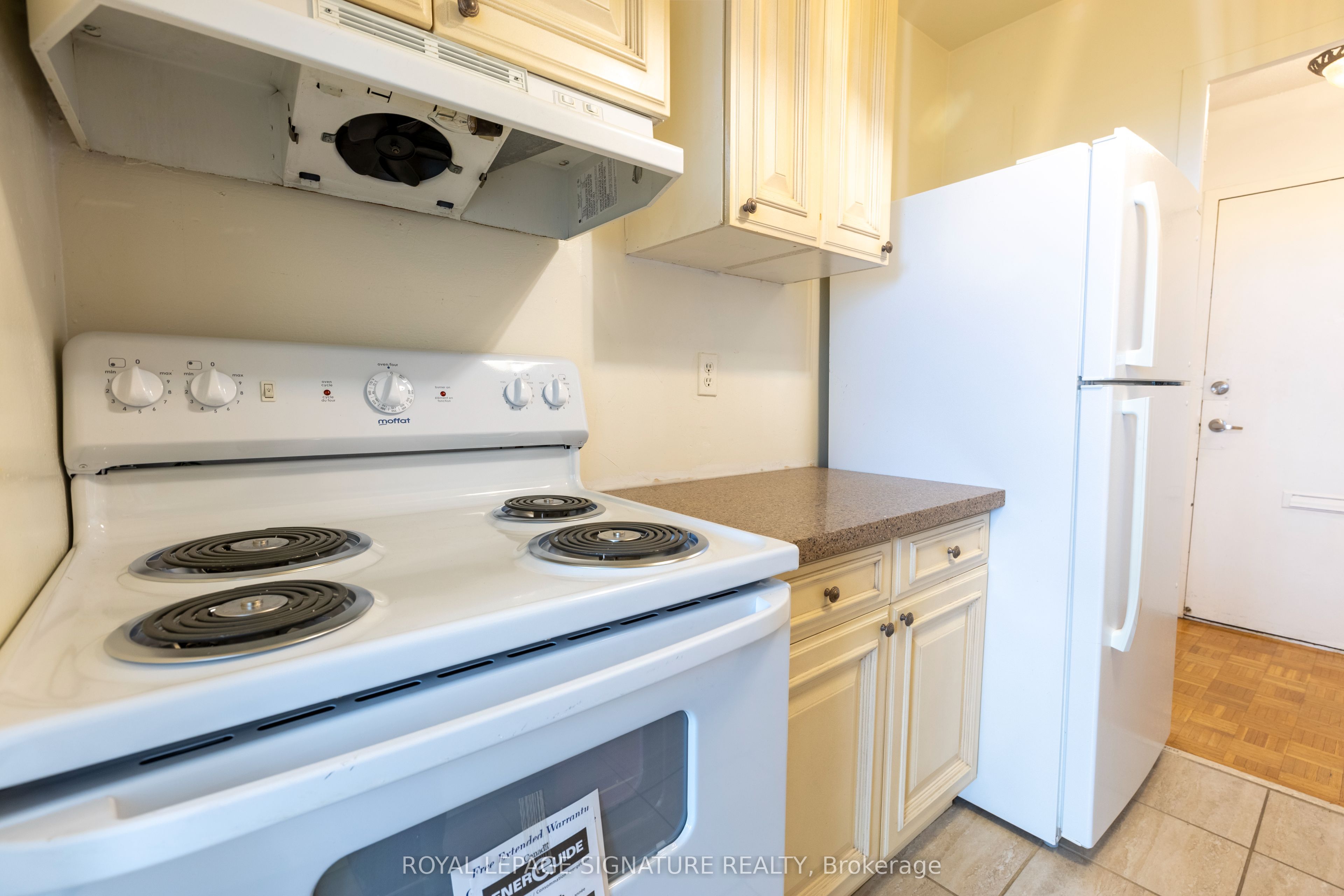 Unit 902 - 161 Oakwood Avenue, Toronto 5