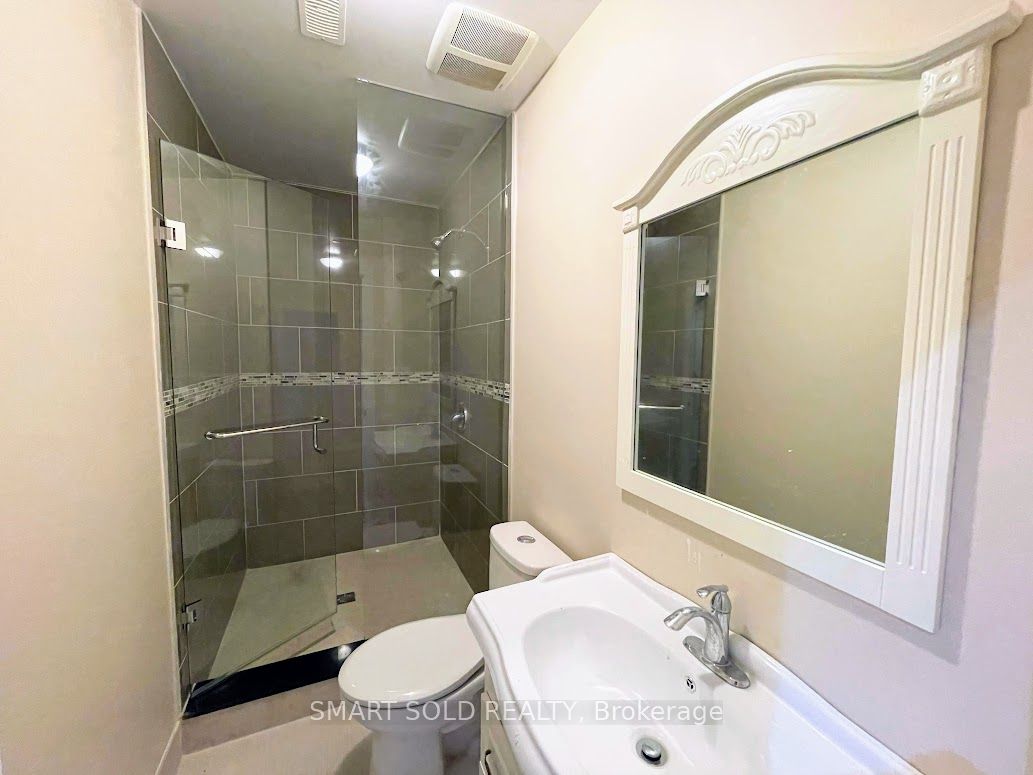 Unit BSMT - 11 lurgan Drive, North York 2