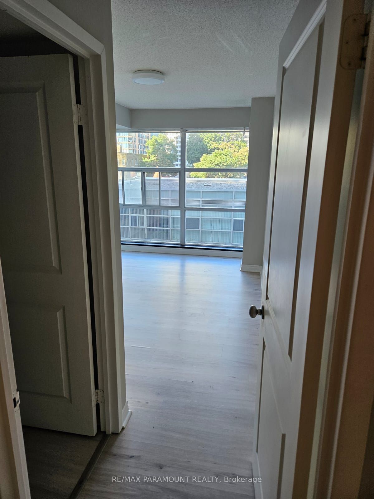 Unit 709 - 11 St Joseph Street, Toronto 4
