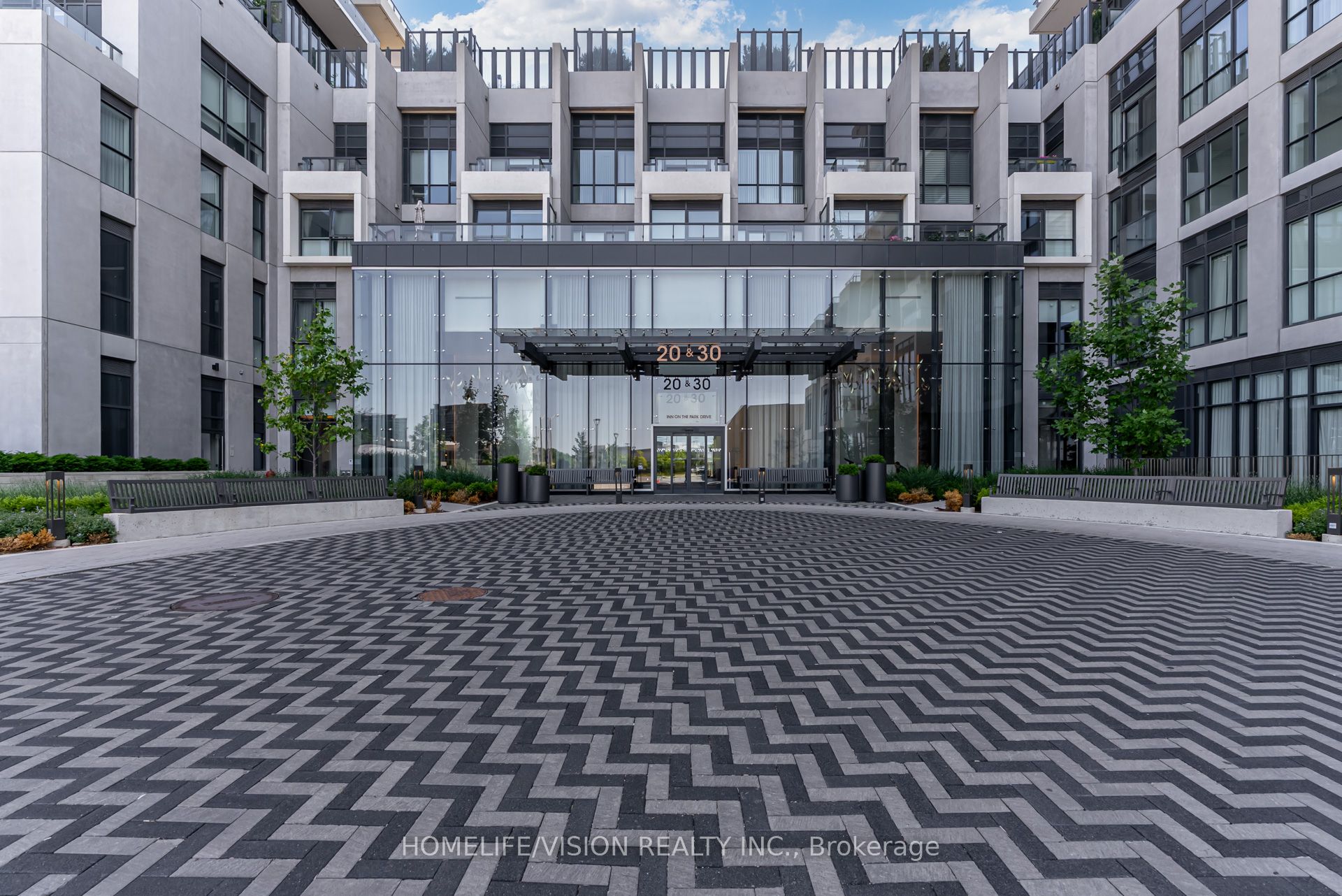 Unit 1810 - 30 Inn On The Park Drive, North York 3