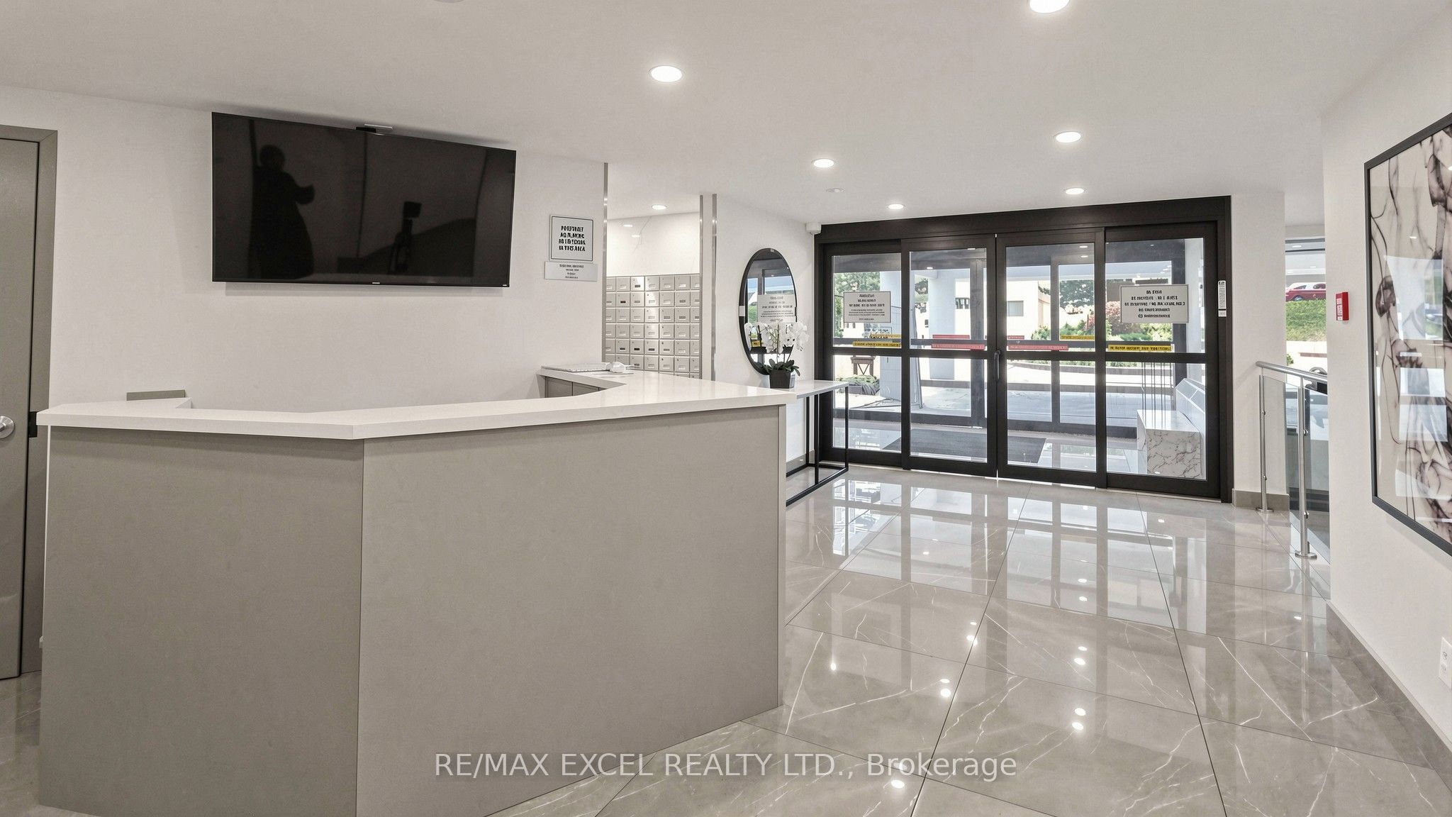 Unit 1808 - 10 Edgecliff Golfway, Toronto 4