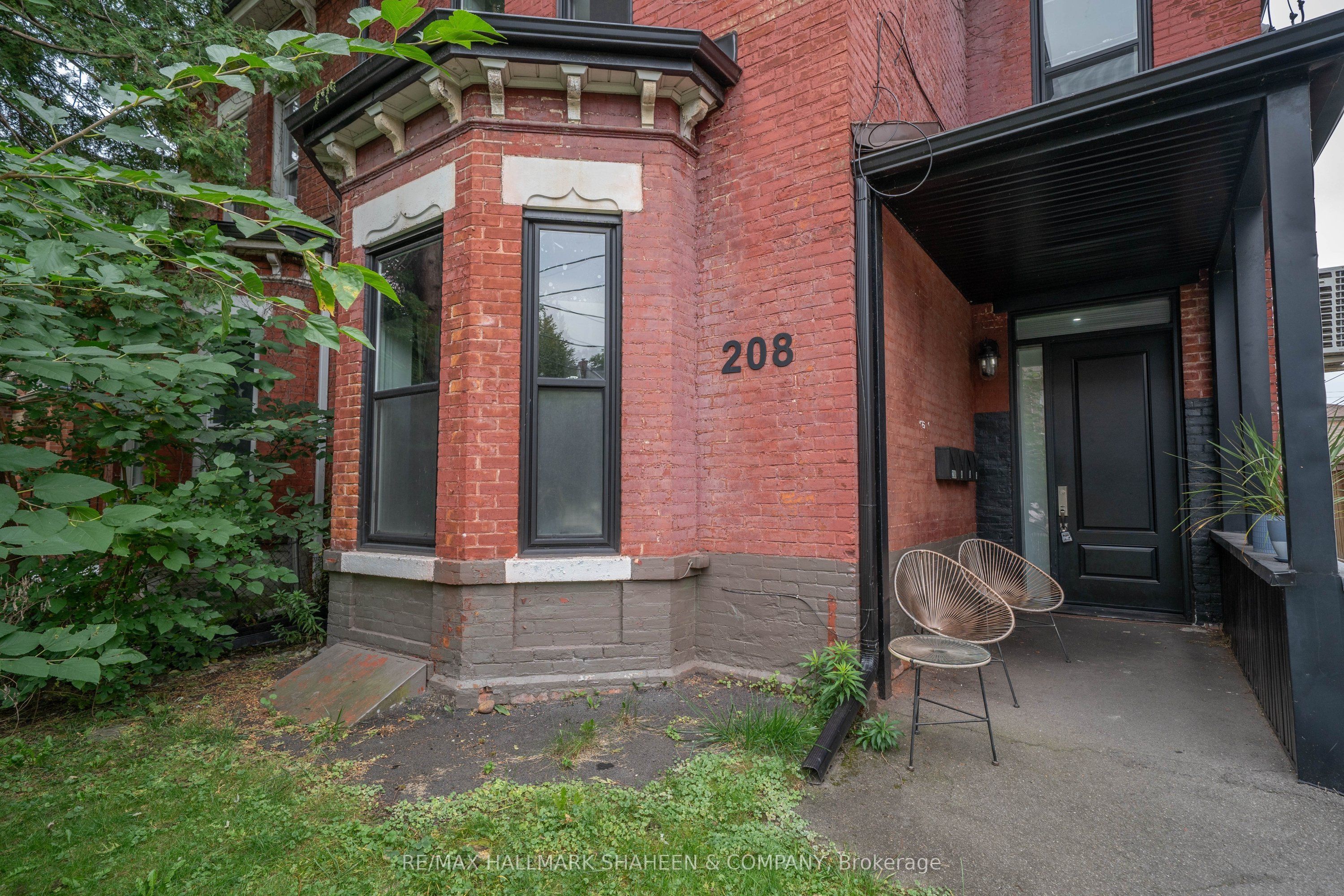 Unit Studio - 208 Dovercourt Road, Toronto 3