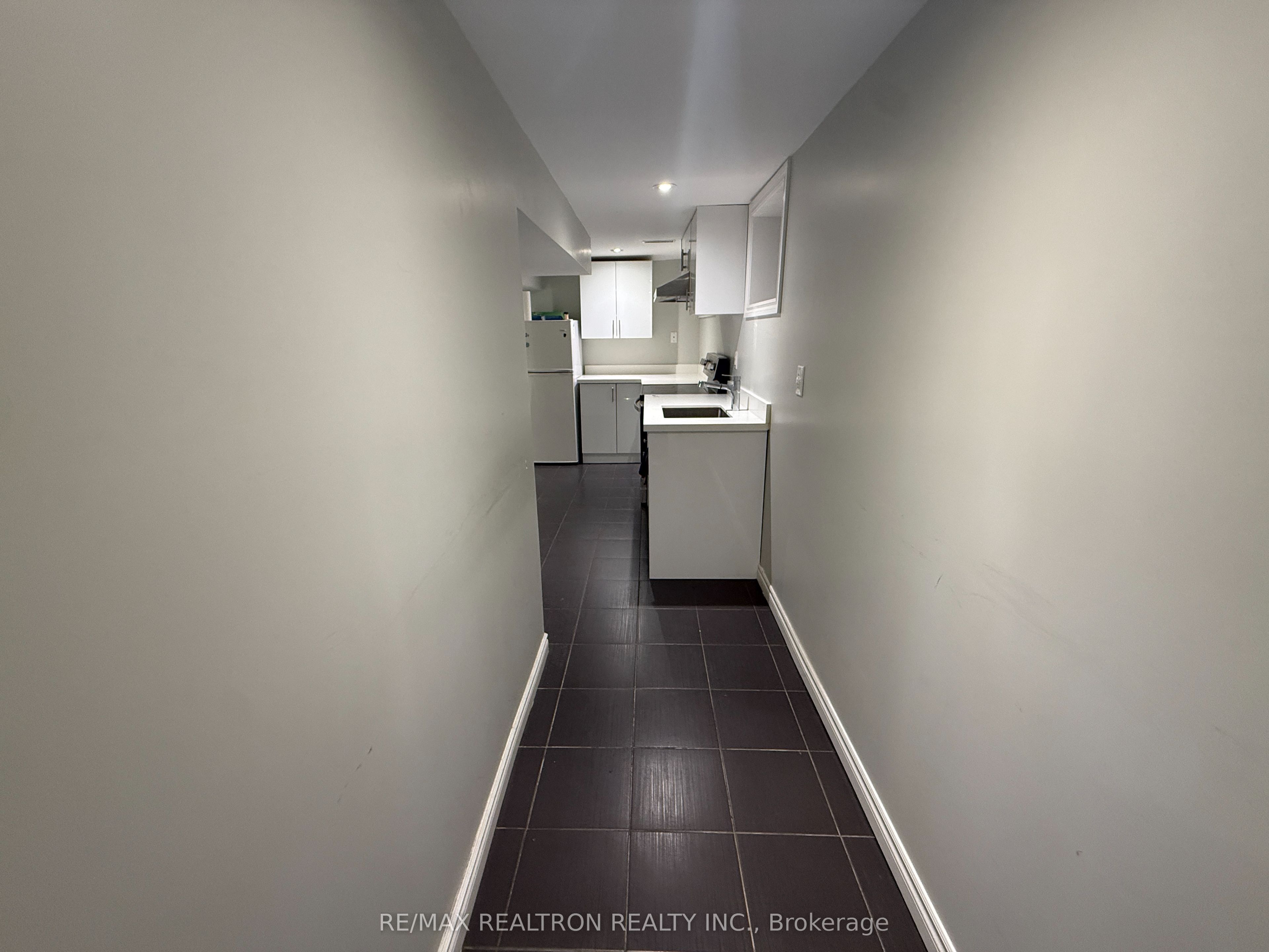 Unit Bsmt - 401 Crawford Street, Toronto 5