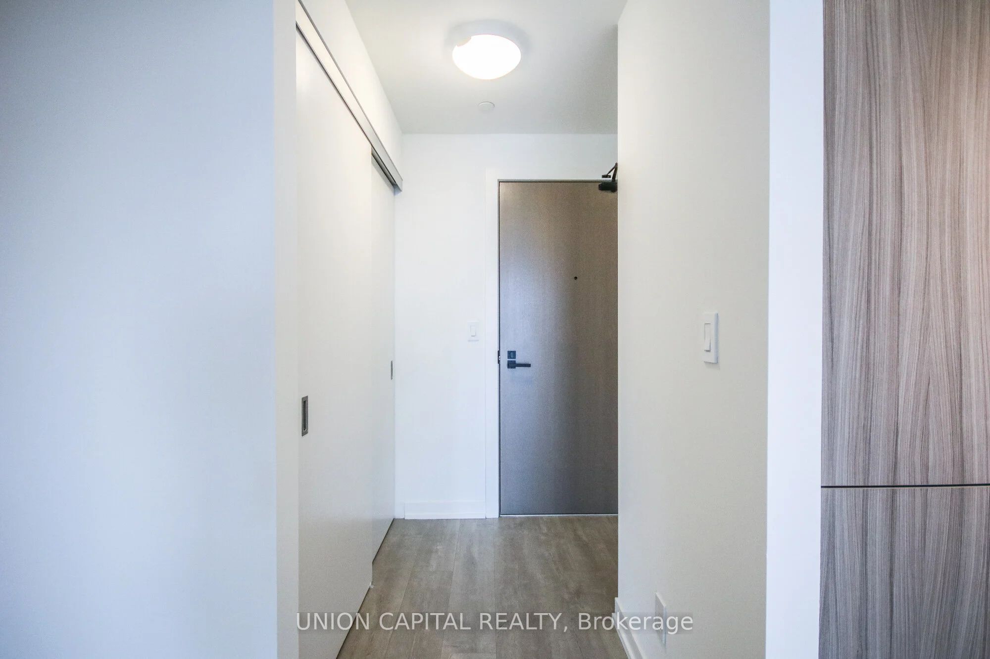 Unit 510 - 223 St Clair Avenue W, Toronto 3