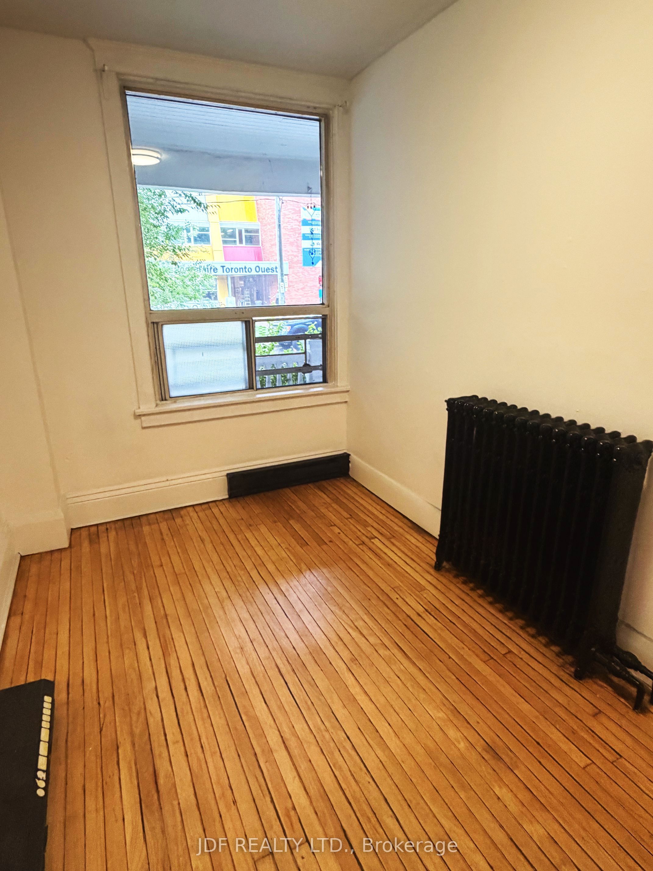 Unit Main Floor - 383 Lansdowne Avenue, Toronto 5