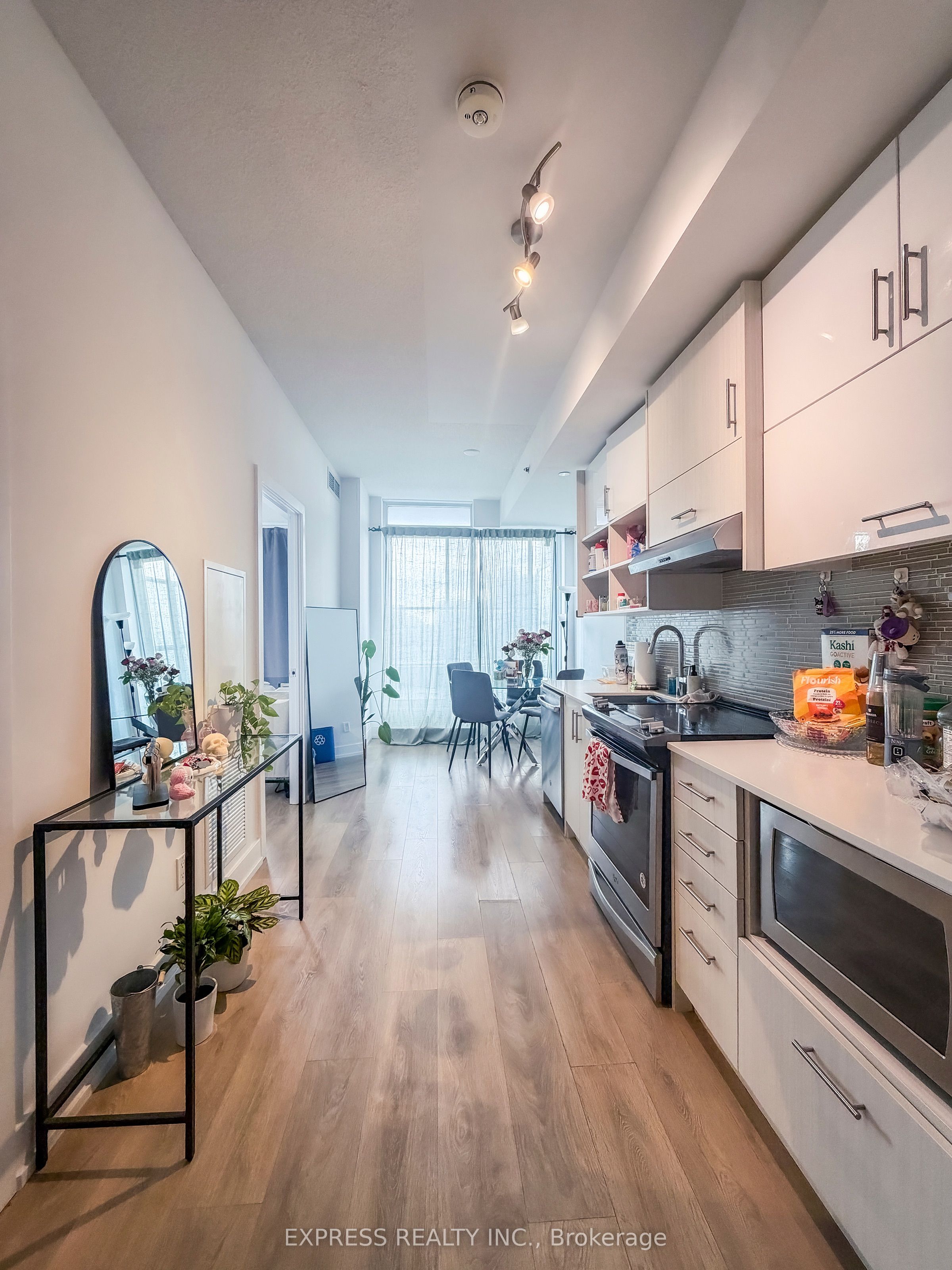 Unit 501 - 128 Fairview Mall Drive, North York 2