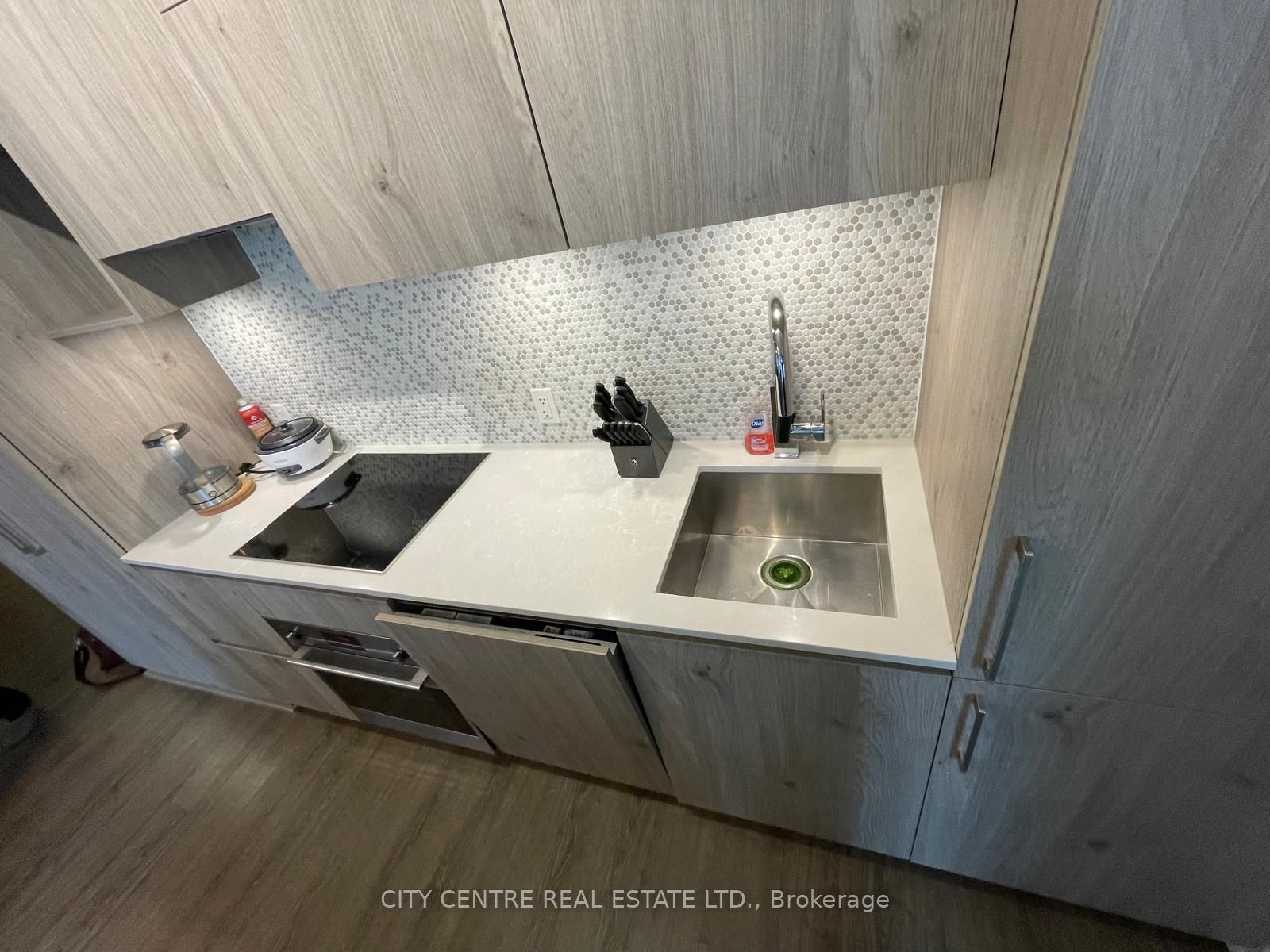 Unit 1602 - 1 Yorkville Avenue, Toronto 5