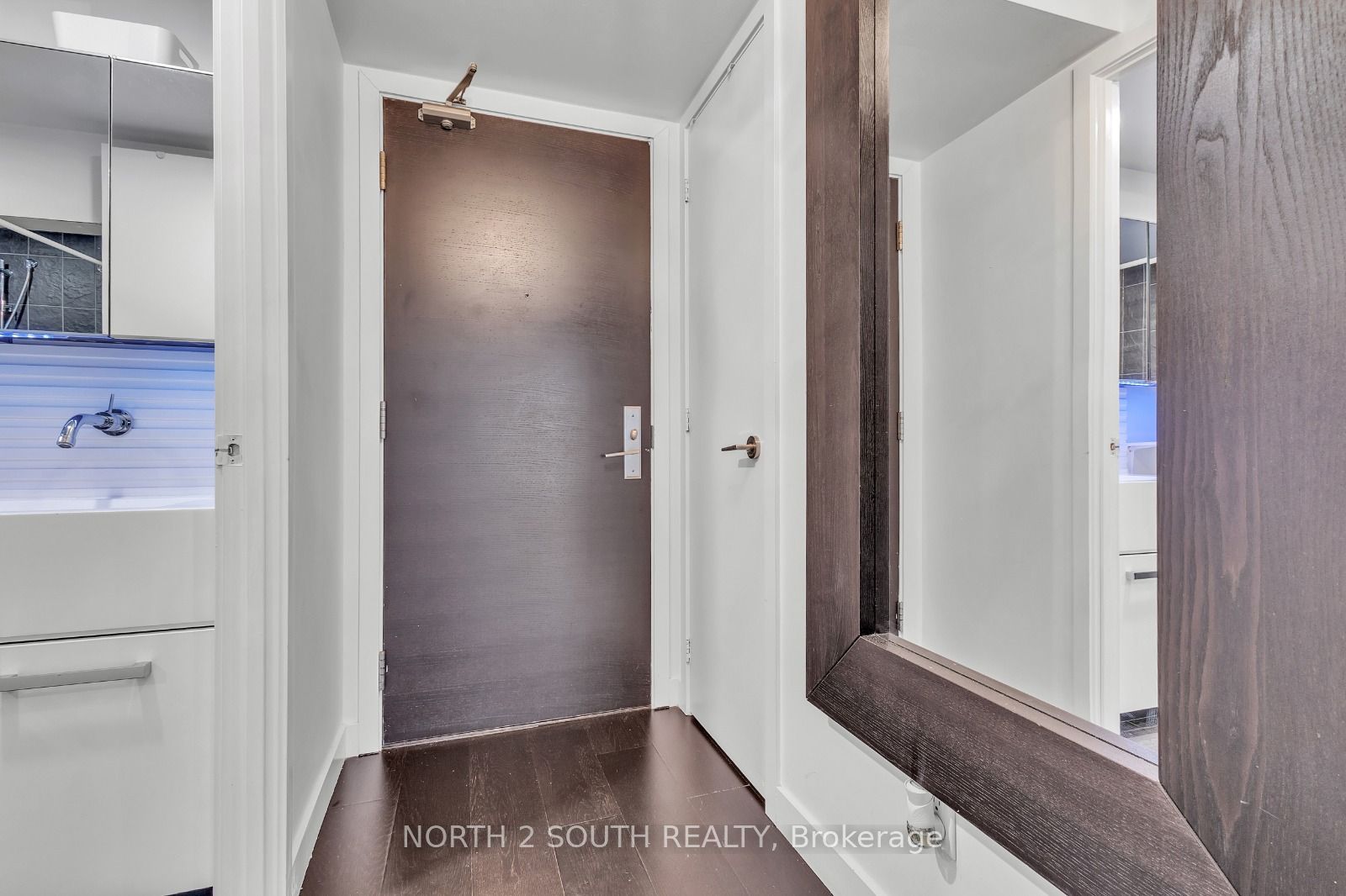 Unit 524 - 55 Stewart Street, Toronto 4