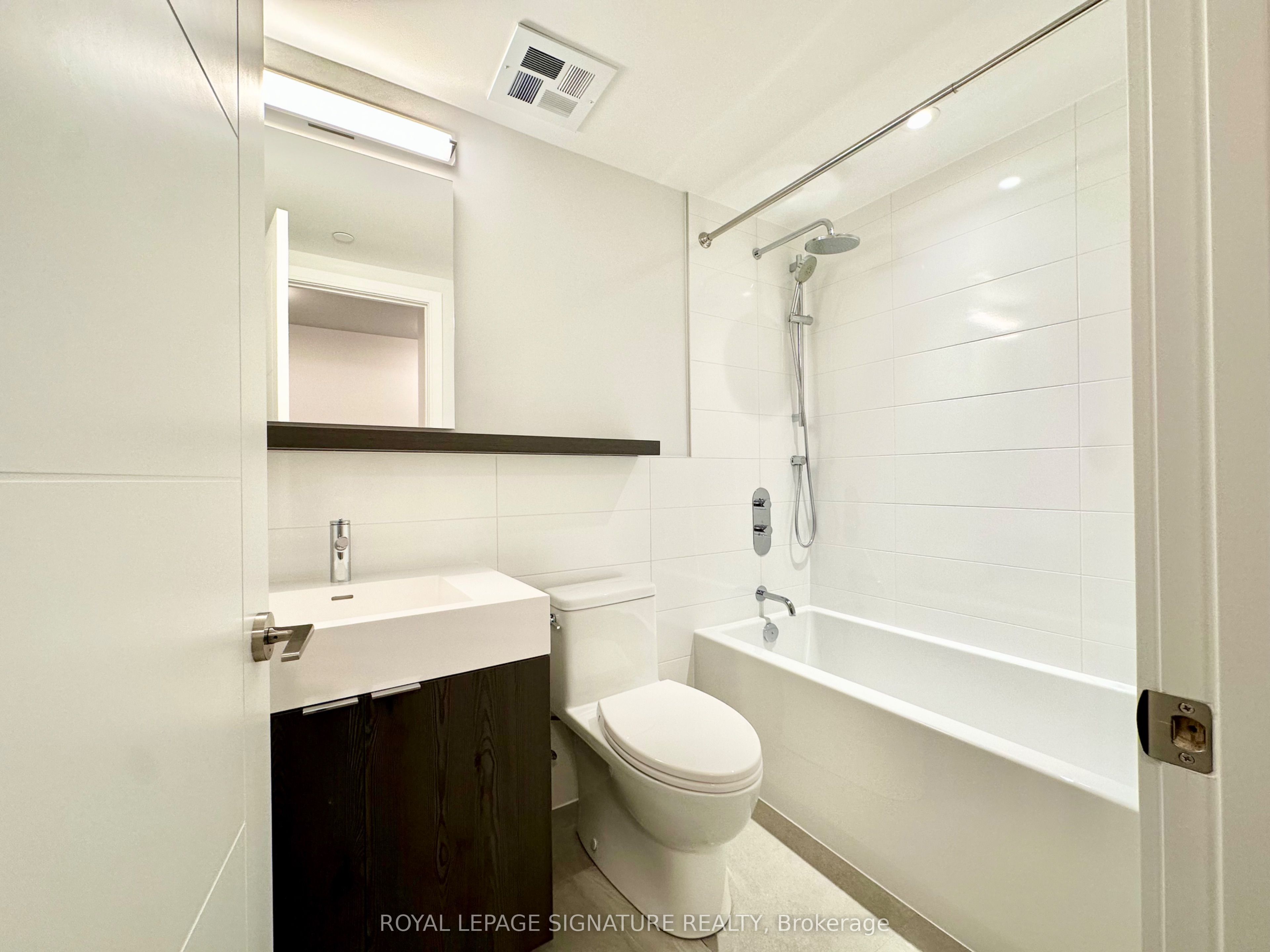 Unit 604 - 664 Spadina Avenue, Toronto 5