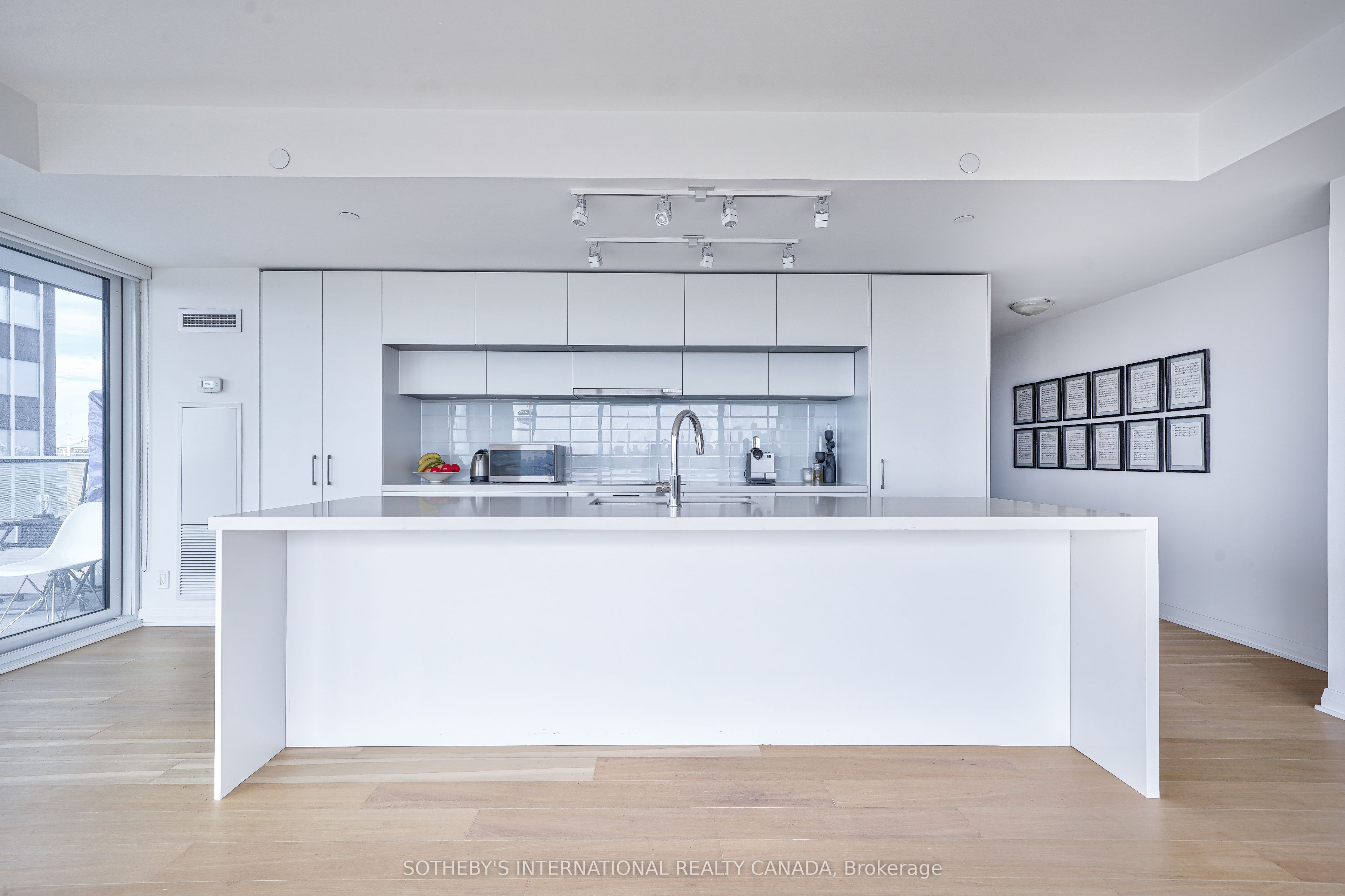 Unit 1402 - 99 Foxbar Road, Toronto 2