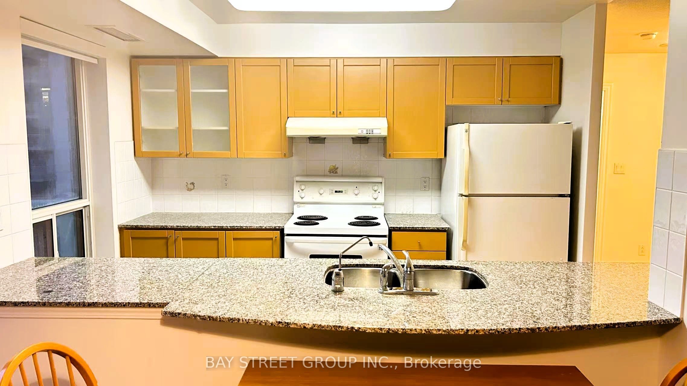 Unit 1615 - 188 Doris Avenue, North York 5